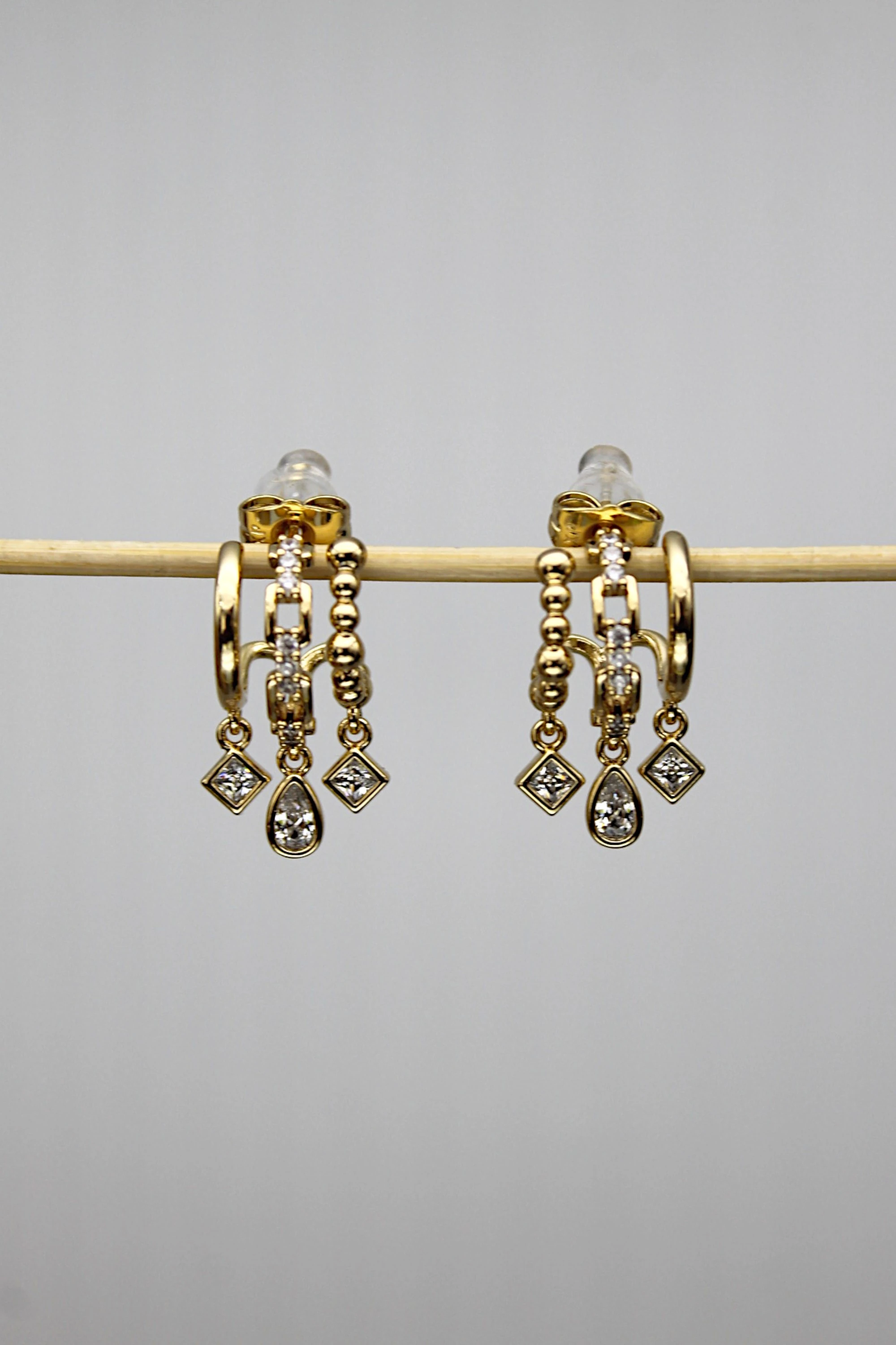 VIP Çelik Üçlü Görünümlü Zirkon Taş İşlemeli Zincir Model Küpe