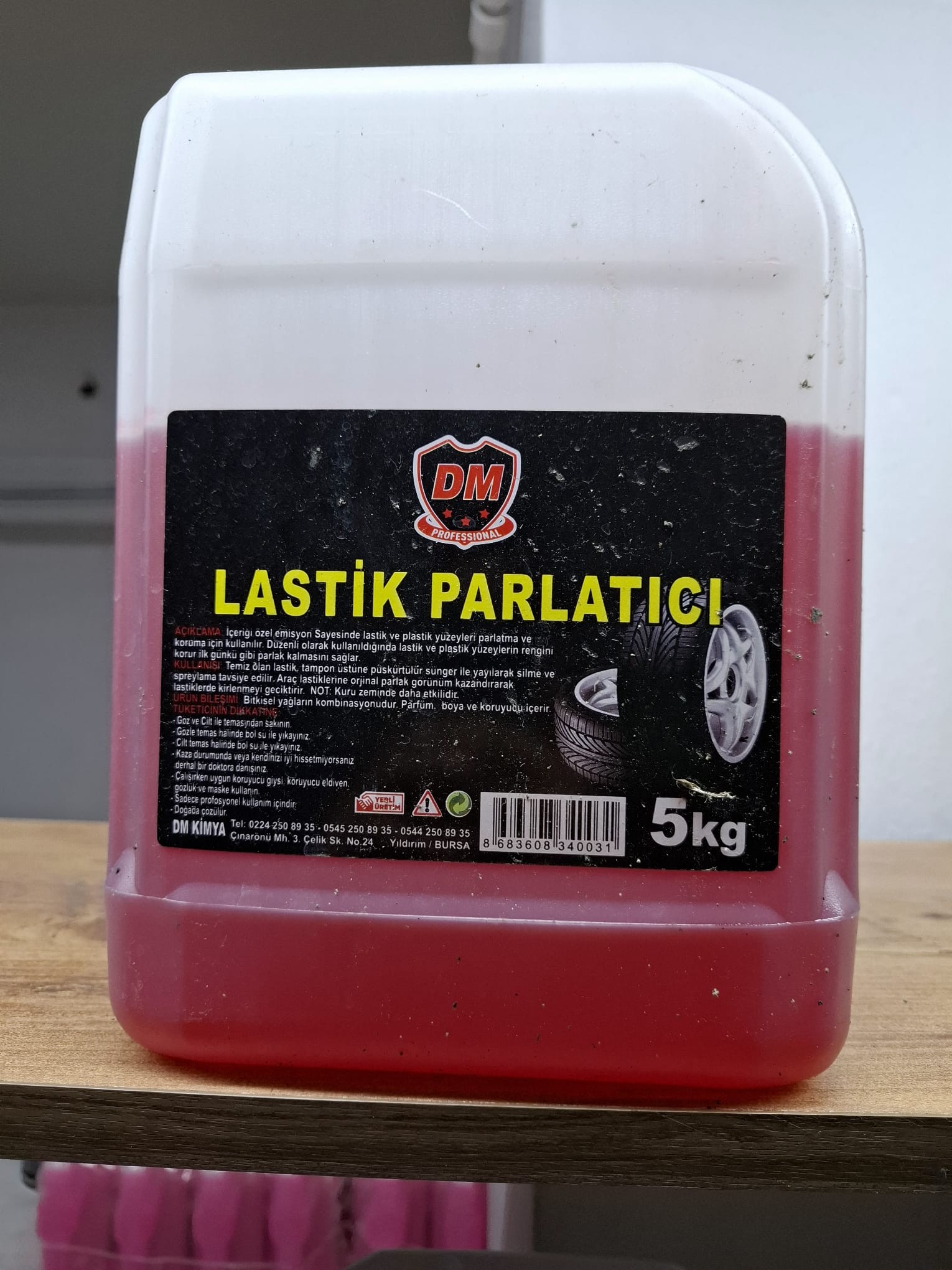 Lastik Parlatıcı Ultra (Kırmızı) 5Kg