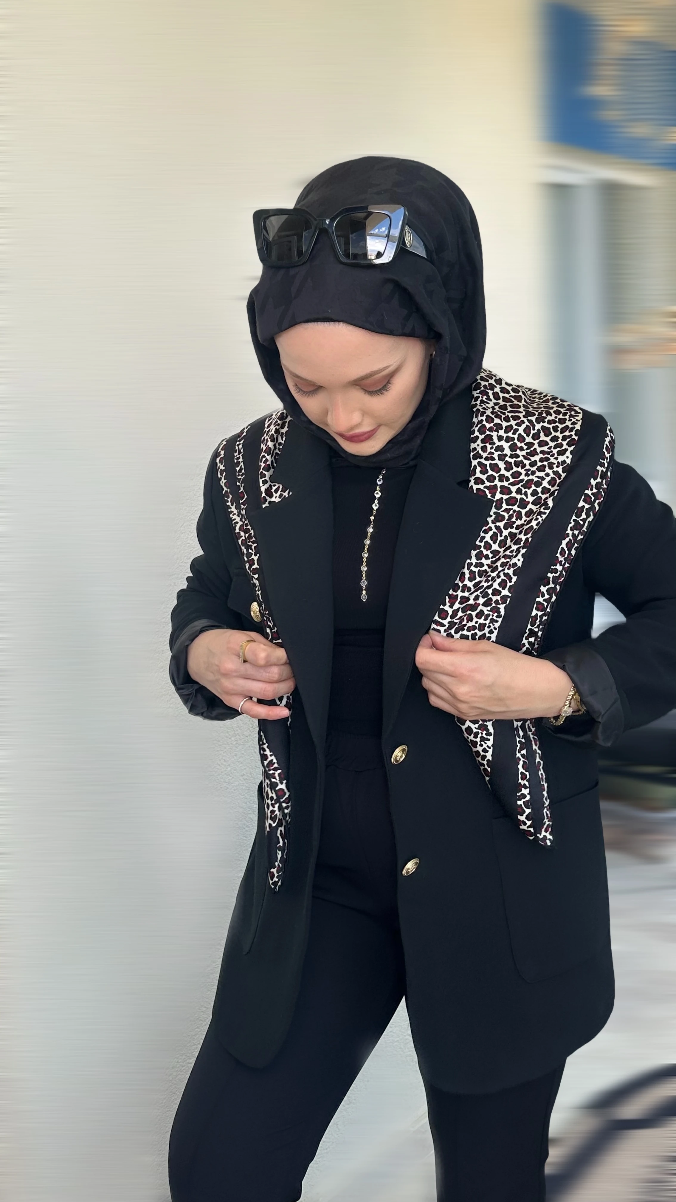 Altın Düğmeli Blazer 