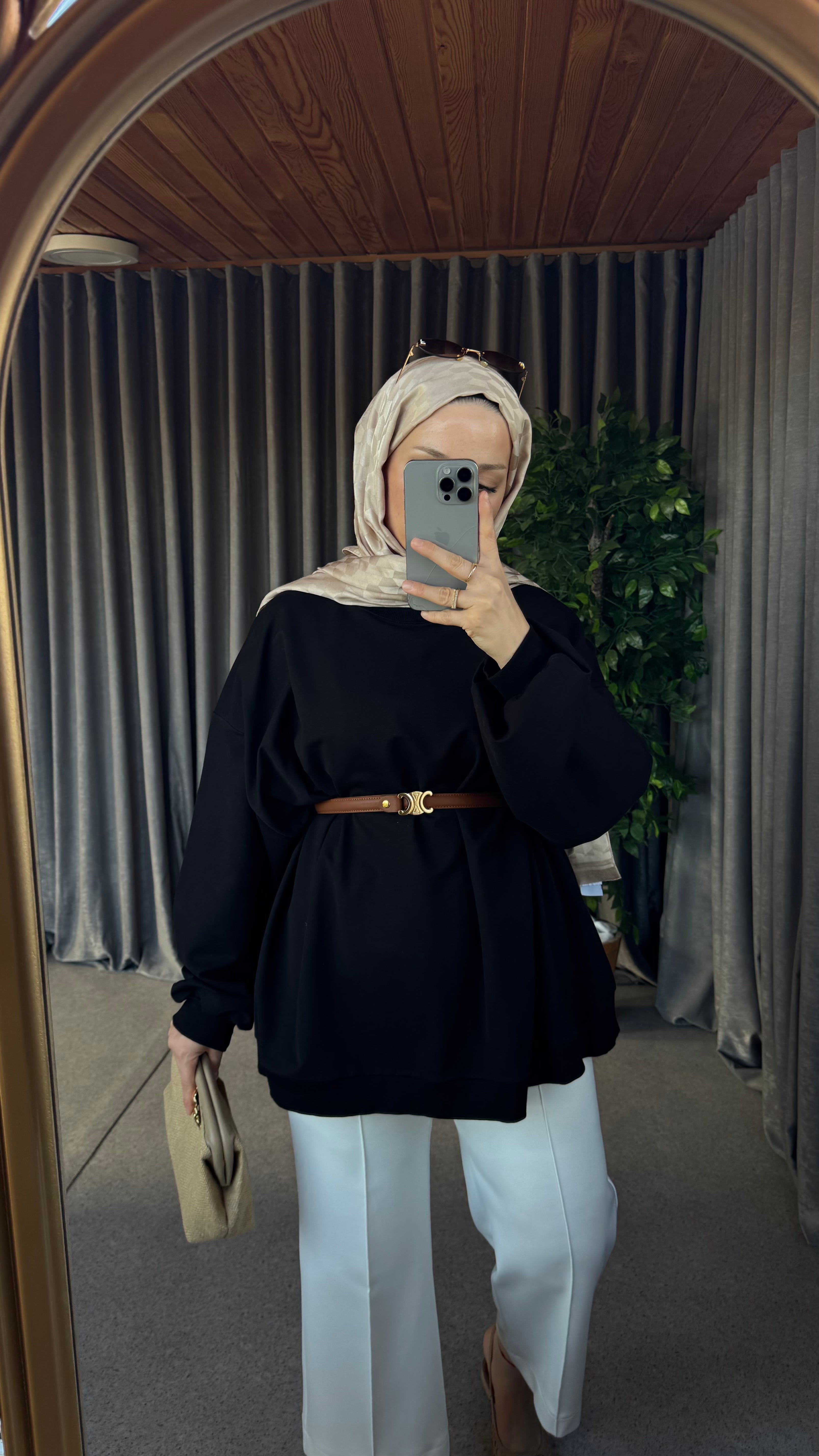 Basic Sweatshirt