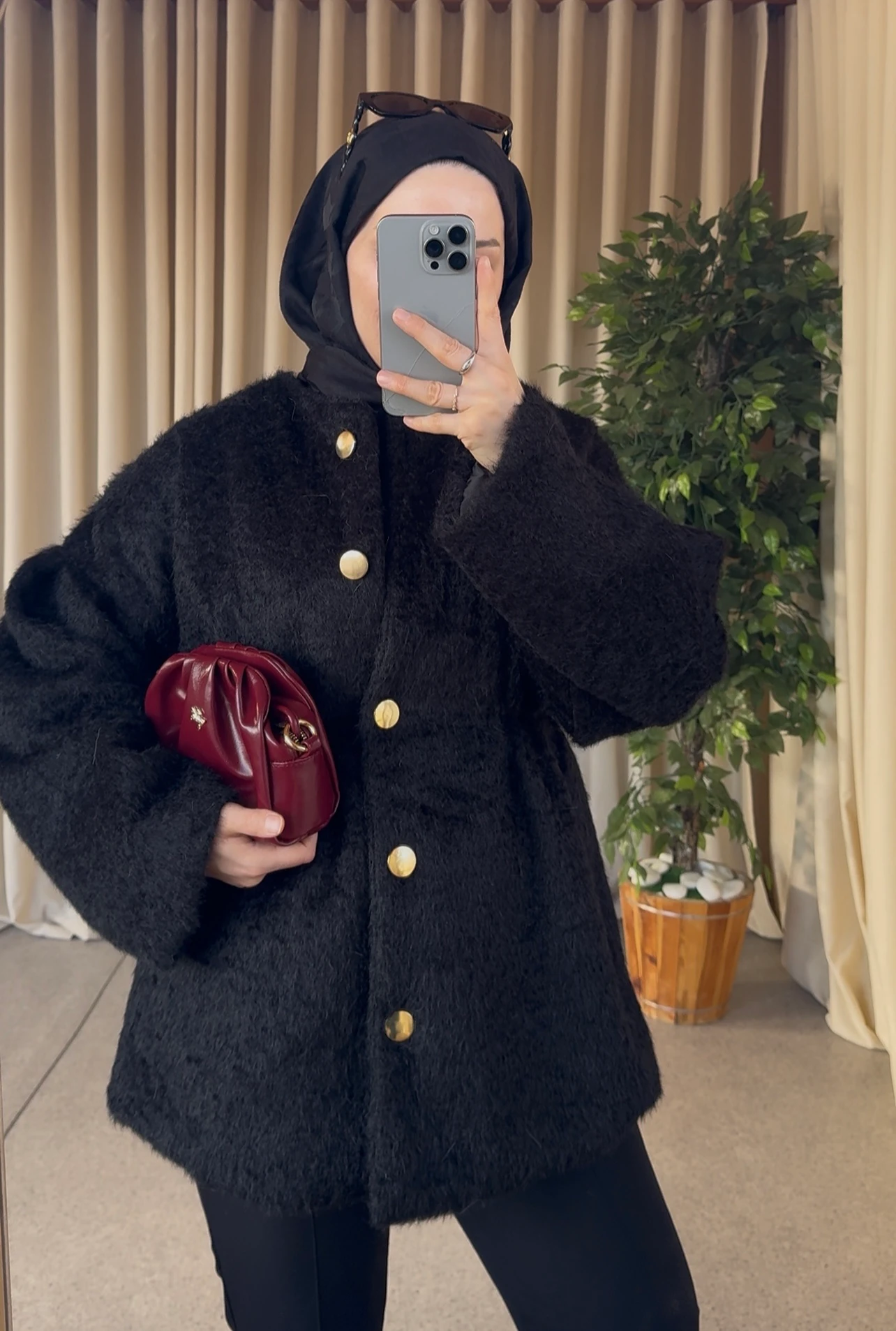 Peluş Gold Düğmeli Kaban - Siyah 