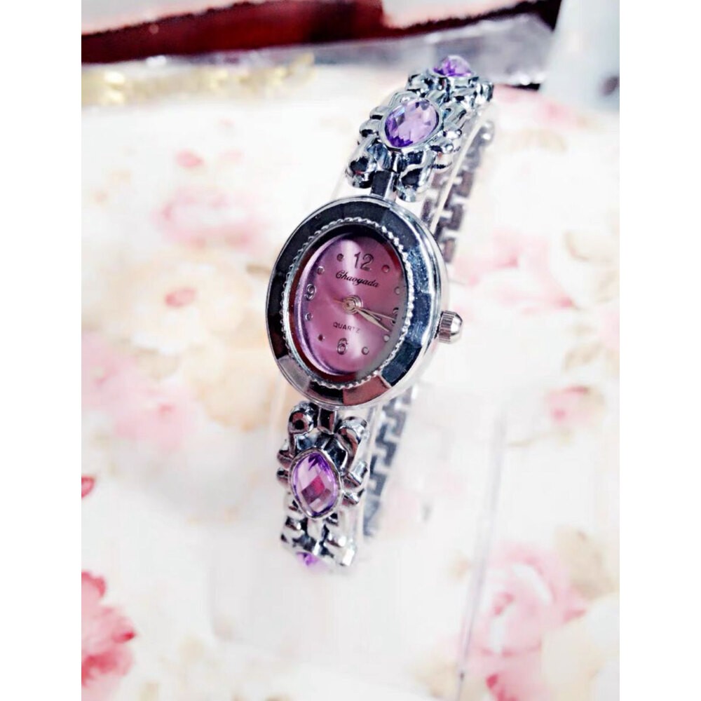 Pinterest violet saat