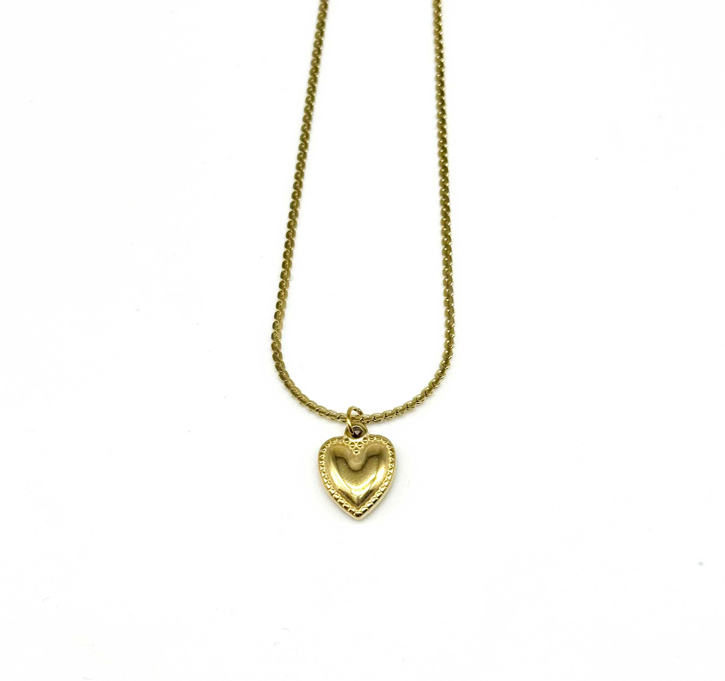 Kalp Kolye – Zarif & Işıltılı Tasarım