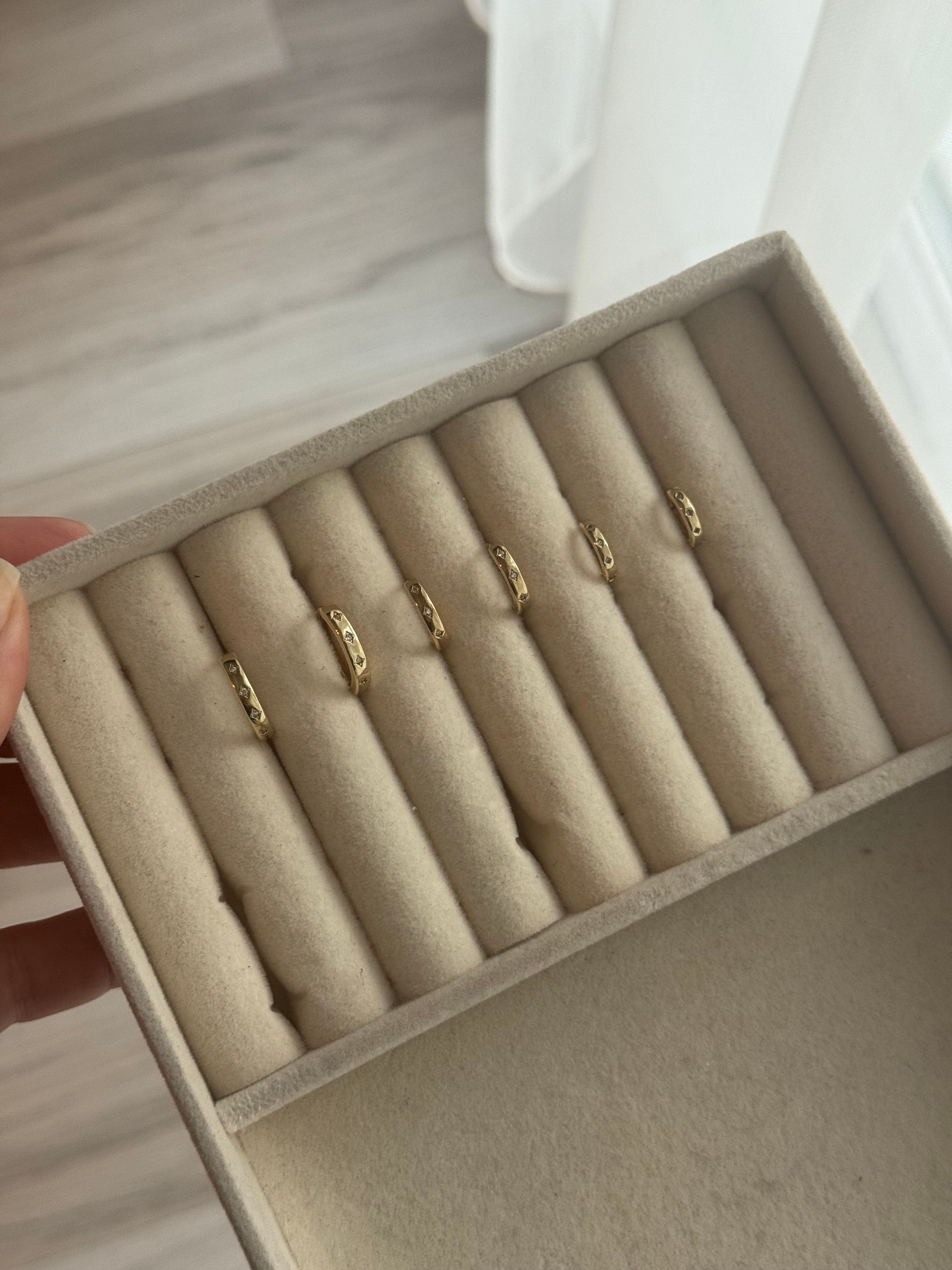 Mini Yıldız Taş Detaylı 3 Boy Halka Küpe
