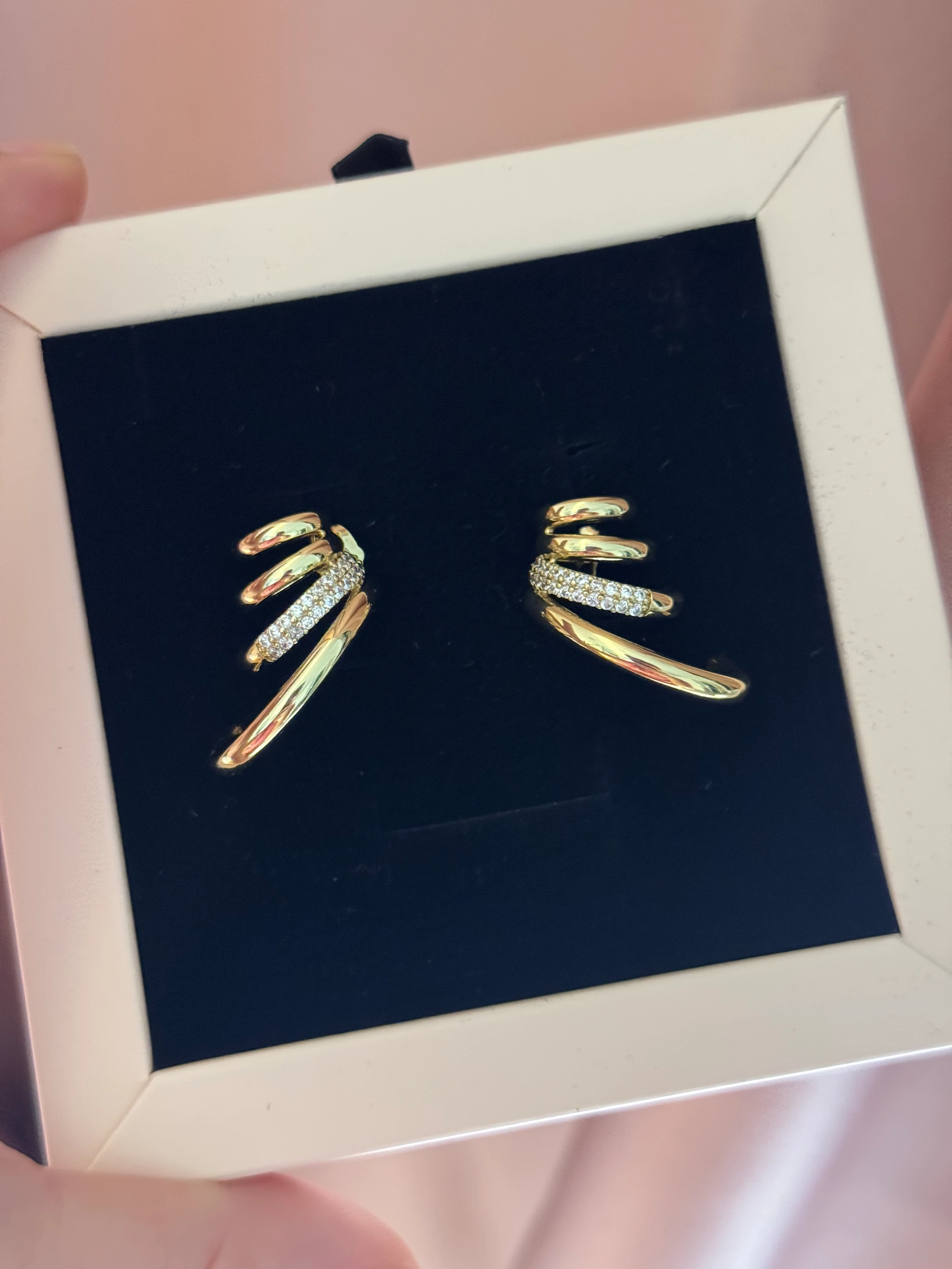 Çoklu Görünümlü 3’lü Maxi Gold Küpe