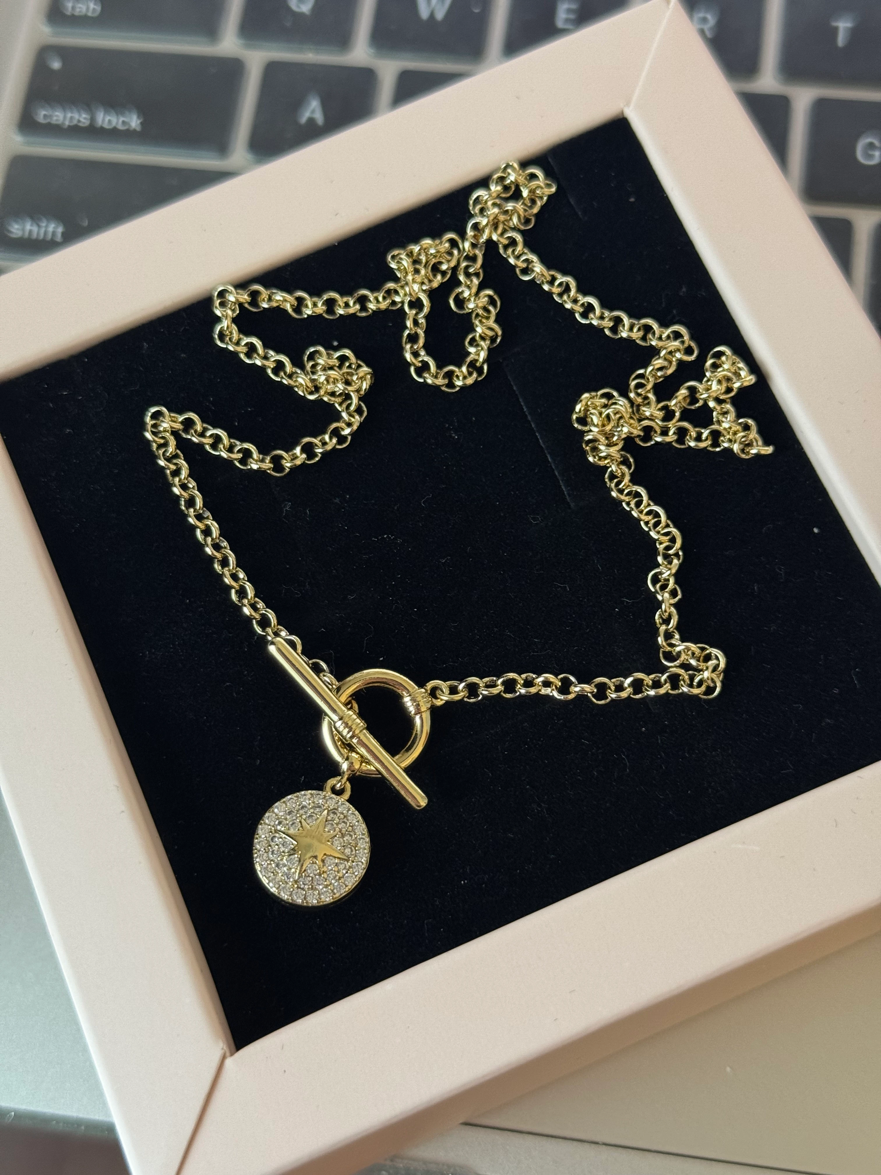 Kutup Yıldızı Kolye – Gökyüzünün Işıltısını Taşı 