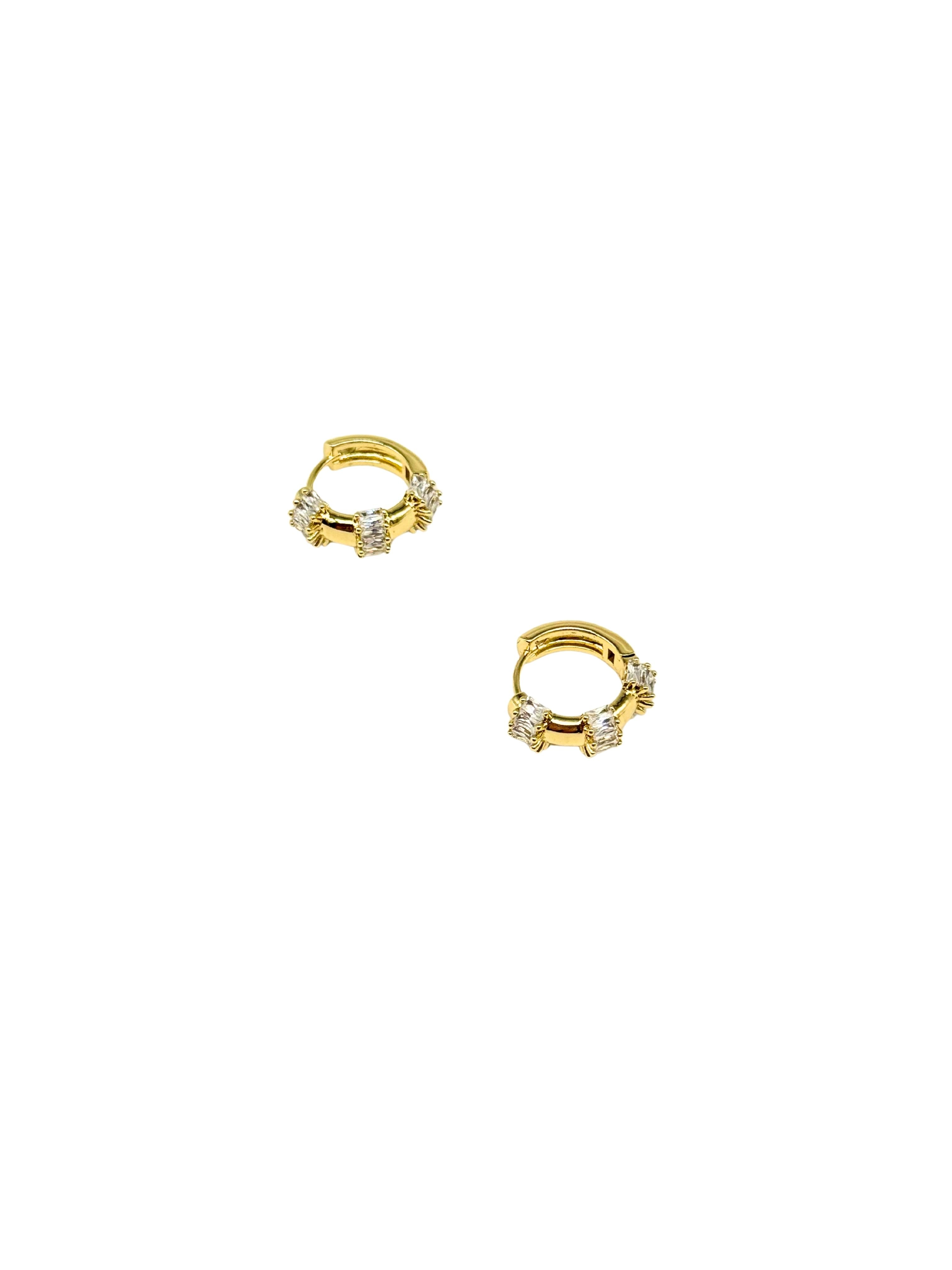 Gold Orta Boy Taşlı Çelik Halka Küpe 