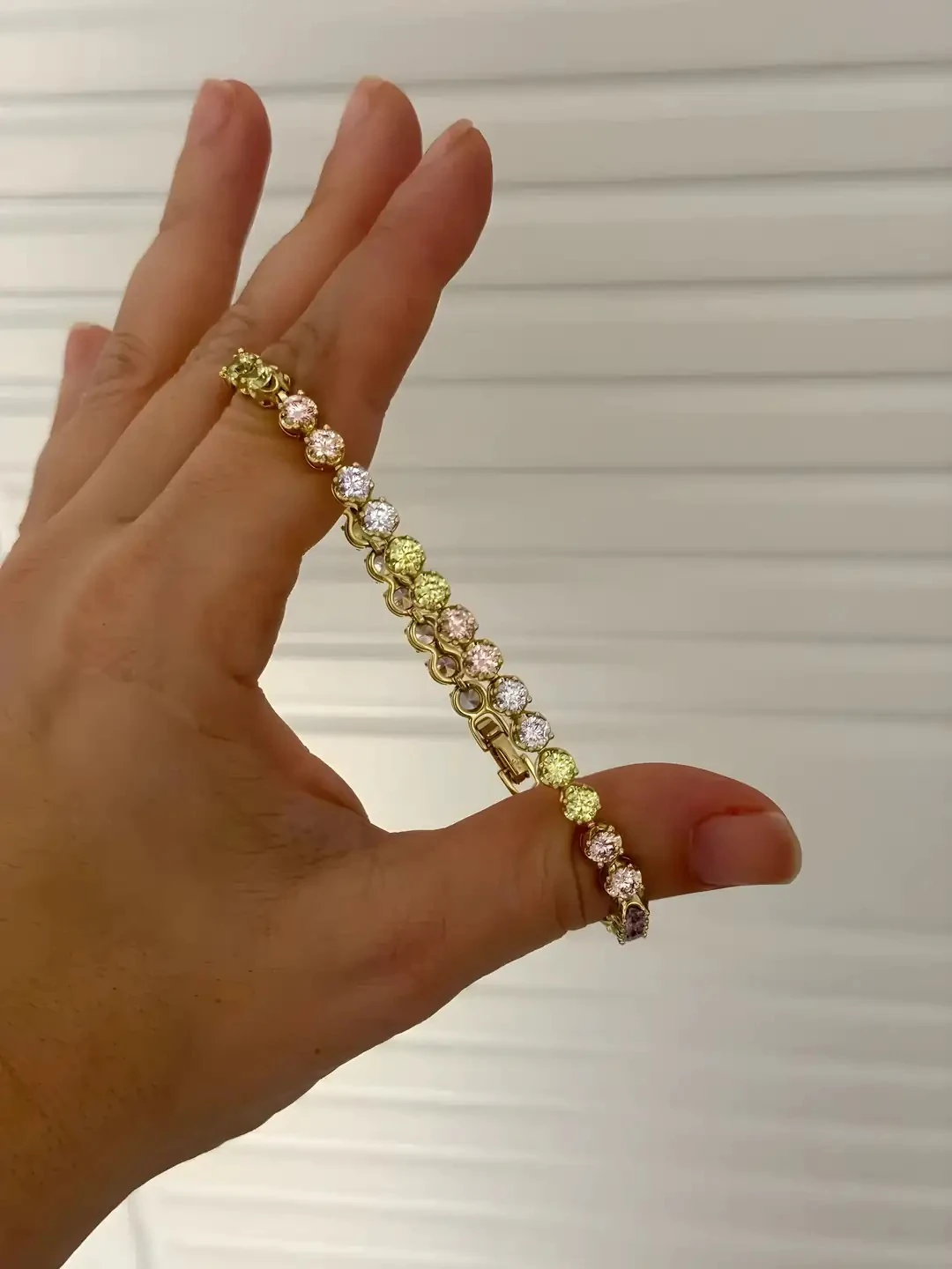 RENKLİ SU YOLU BİLEKLİK