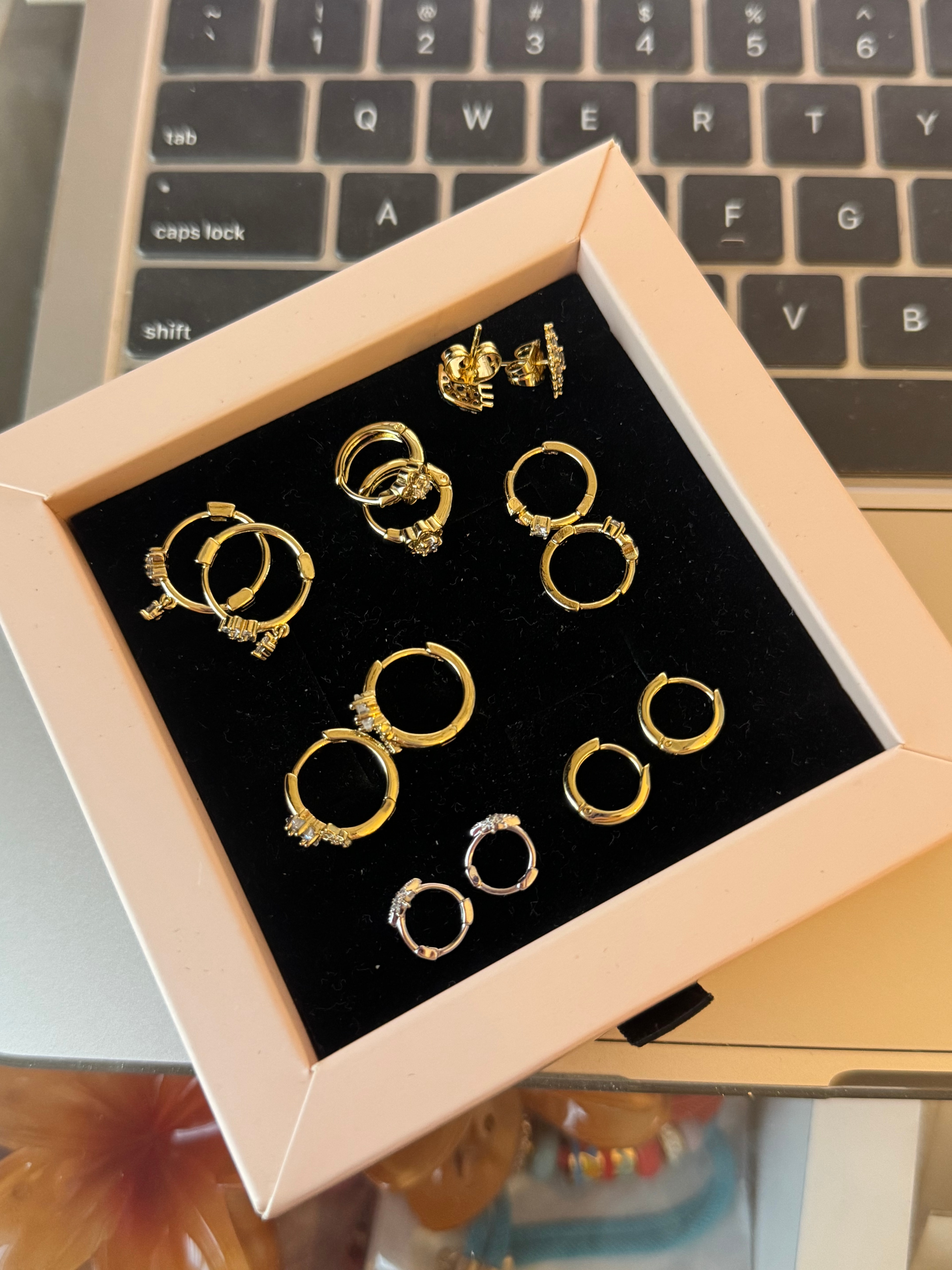 Mini Halka Gold Küpe – İkinci Delik & Tragus İçin Uygun