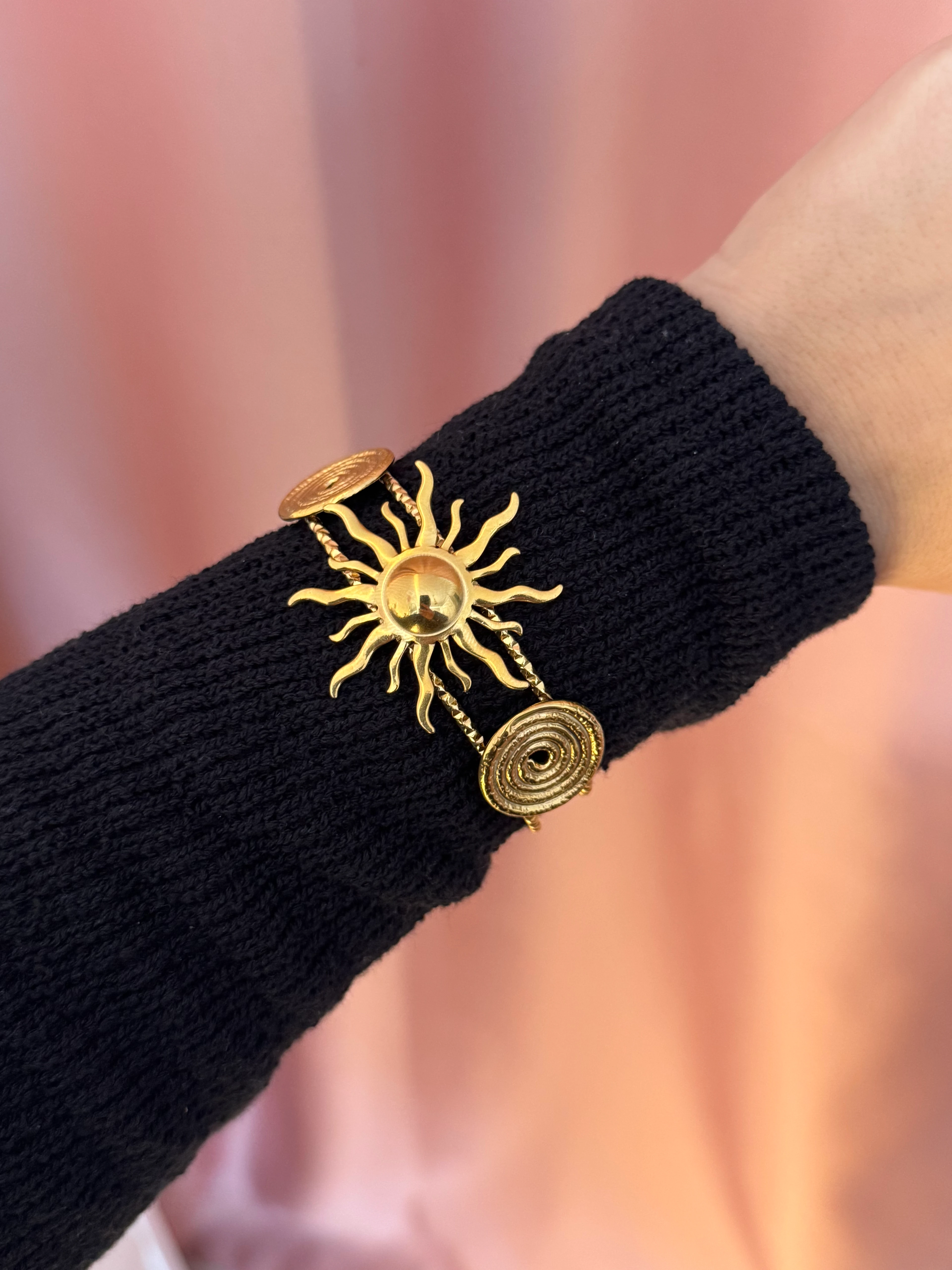 Güneş Detaylı Spiral Kelepçe – 316L Cerrahi Çelik