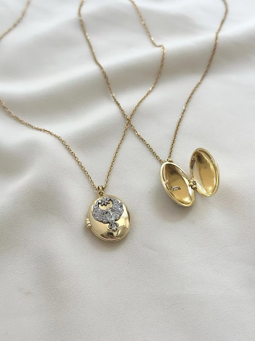 Melek Açılır Kapaklı Kolye