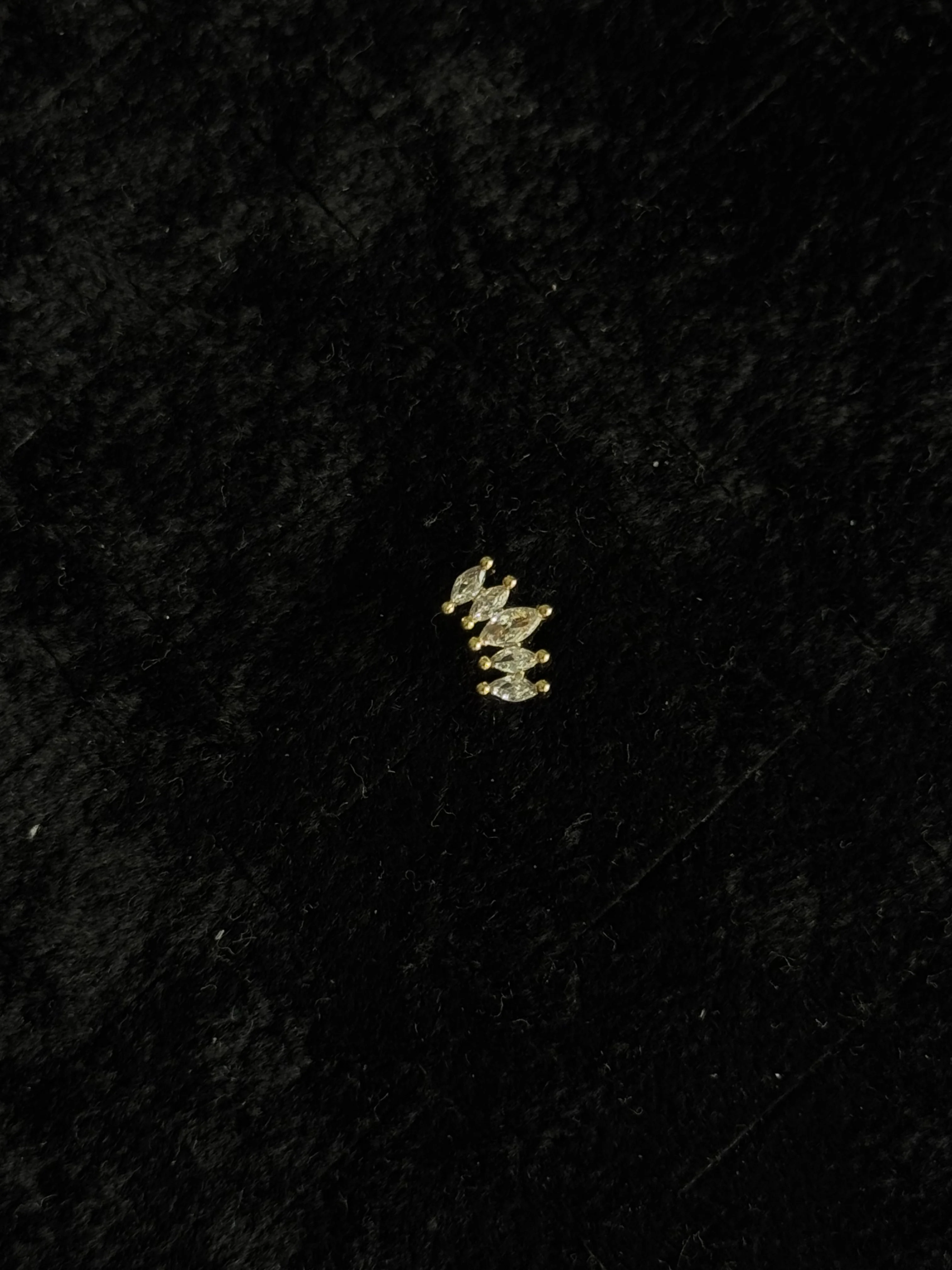 Taşlı Yaprak Gold Tragus Küpe