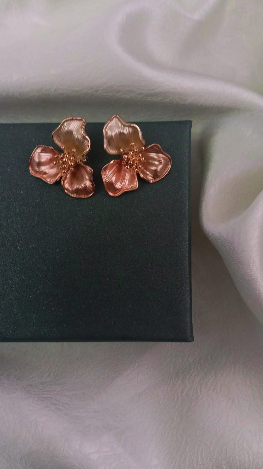 Rose Gold Çiçek Küpe