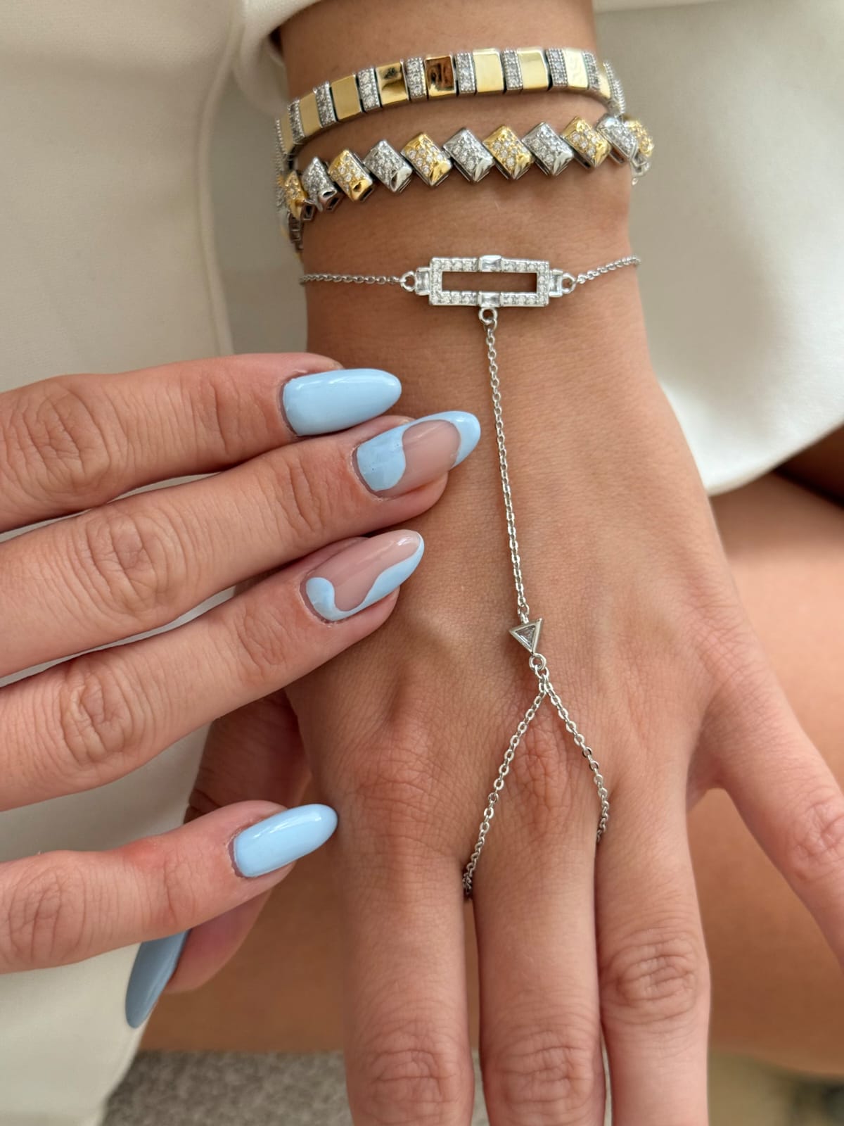 Art Deco Işıltısı Geometrik Şahmeran