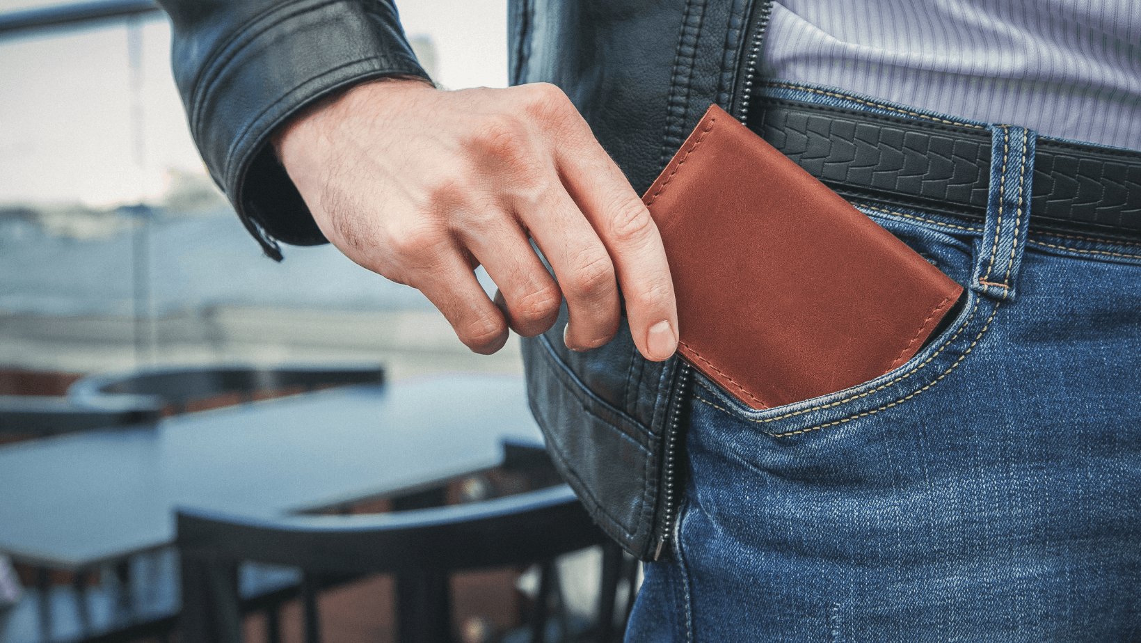 Why should we choose leather wallets?