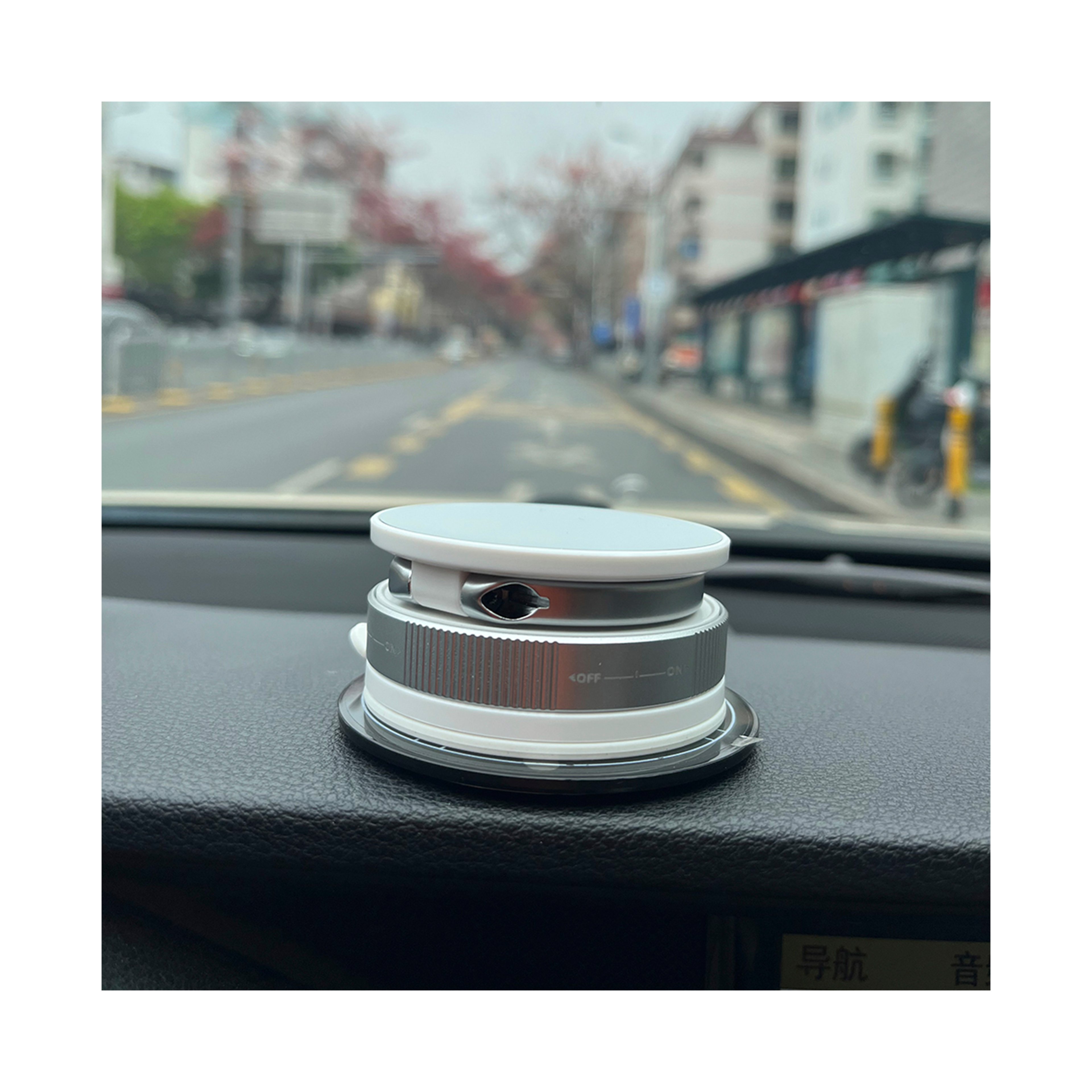 NEW-Sturdy 360° Vakumlu MagSafe Özellikli Telefon Tutucu