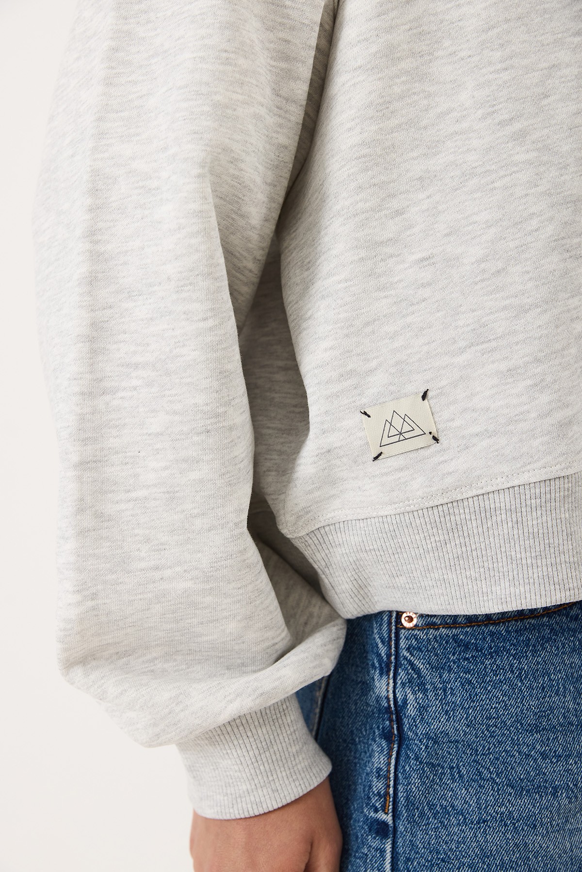 VAYU Aperol Nakış Detaylı Açık Gri Melanj Sweatshirt 