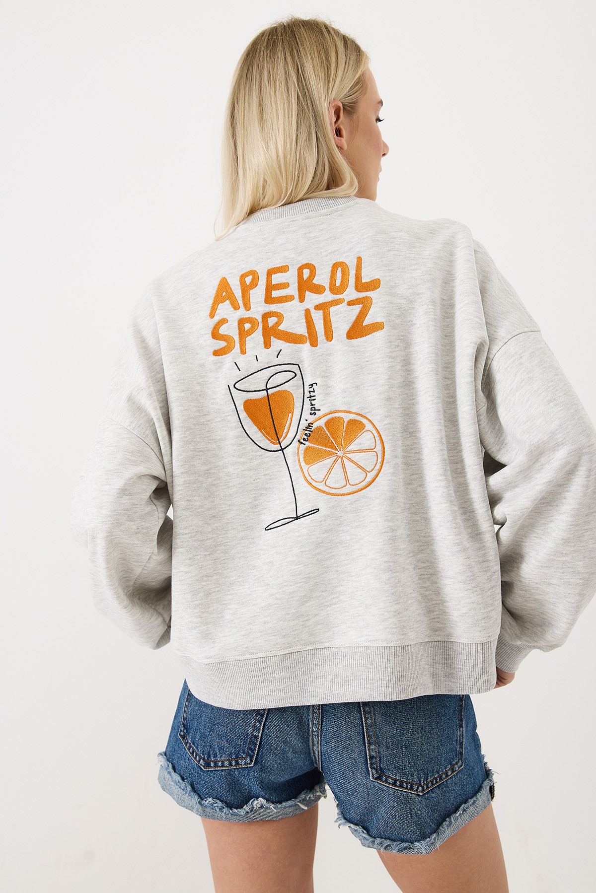 VAYU Aperol Nakış Detaylı Açık Gri Melanj Sweatshirt 