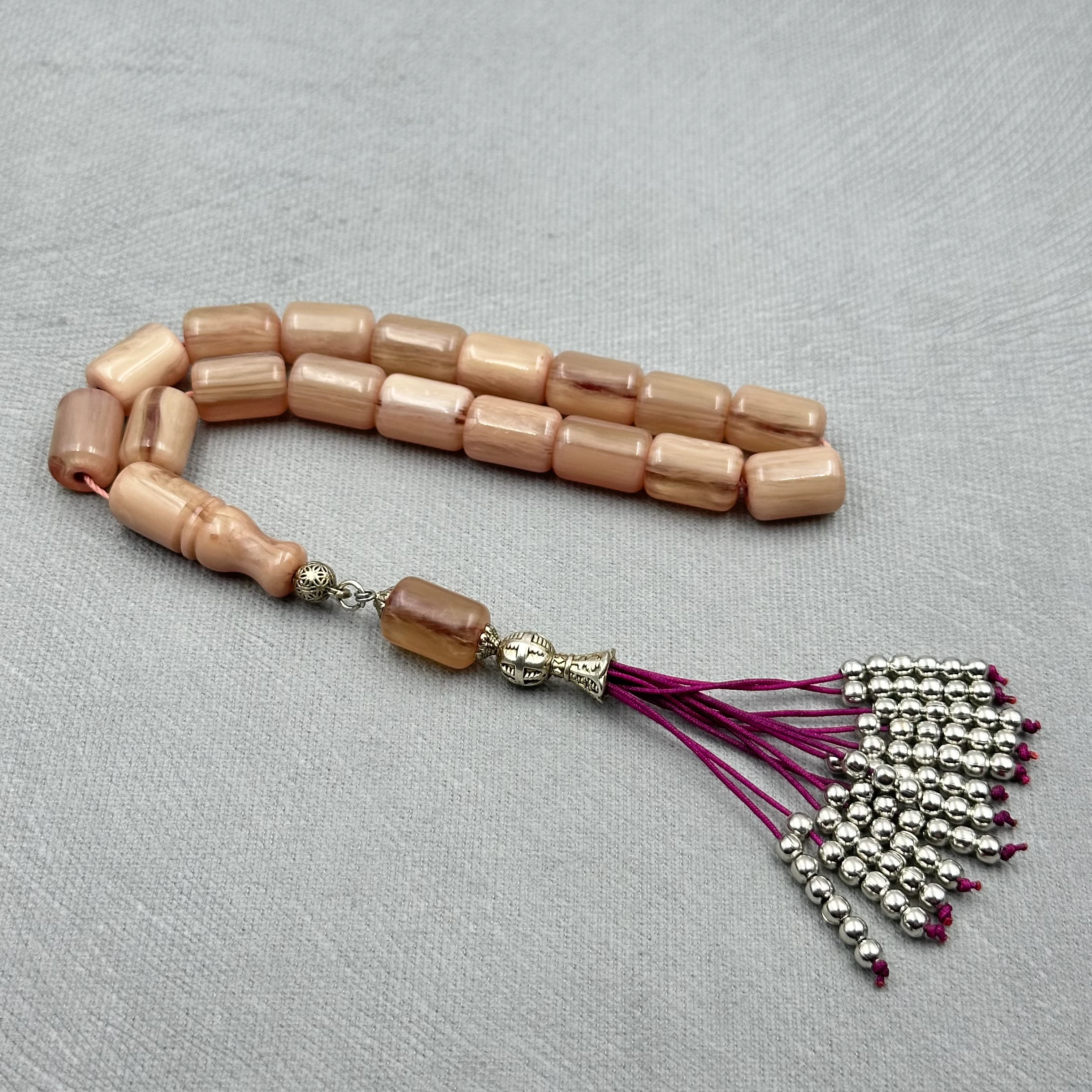  Özel Püsküllü Dik Hareli Kesme Model Sıkma Maskot Tespih 