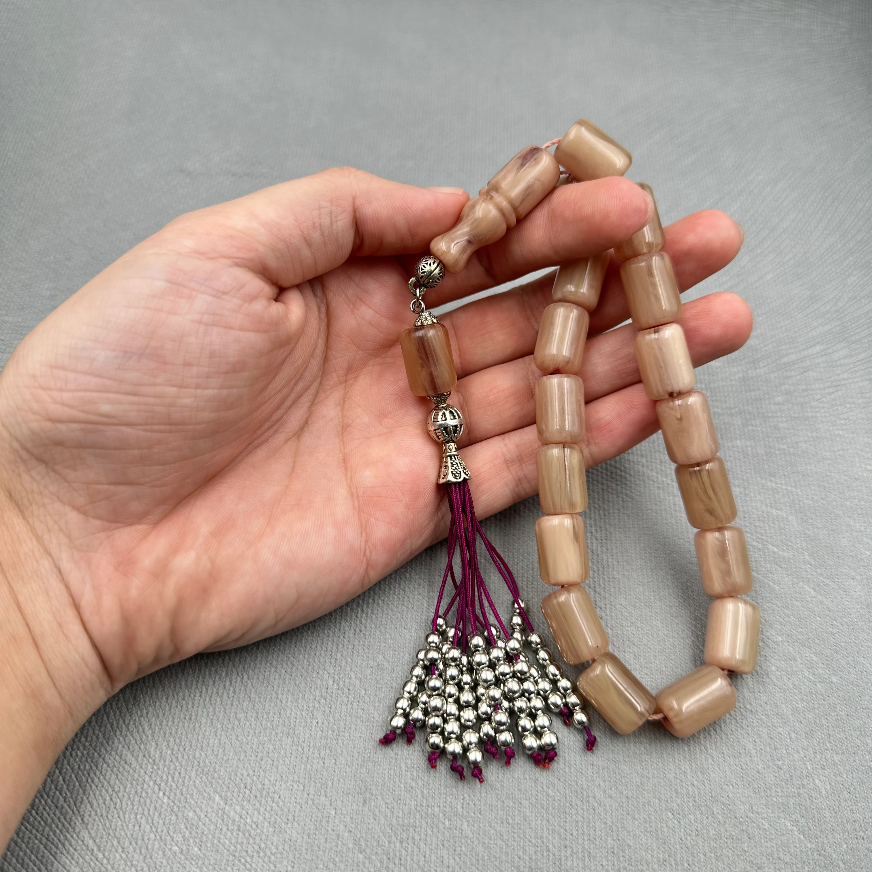  Özel Püsküllü Dik Hareli Kesme Model Sıkma Maskot Tespih 