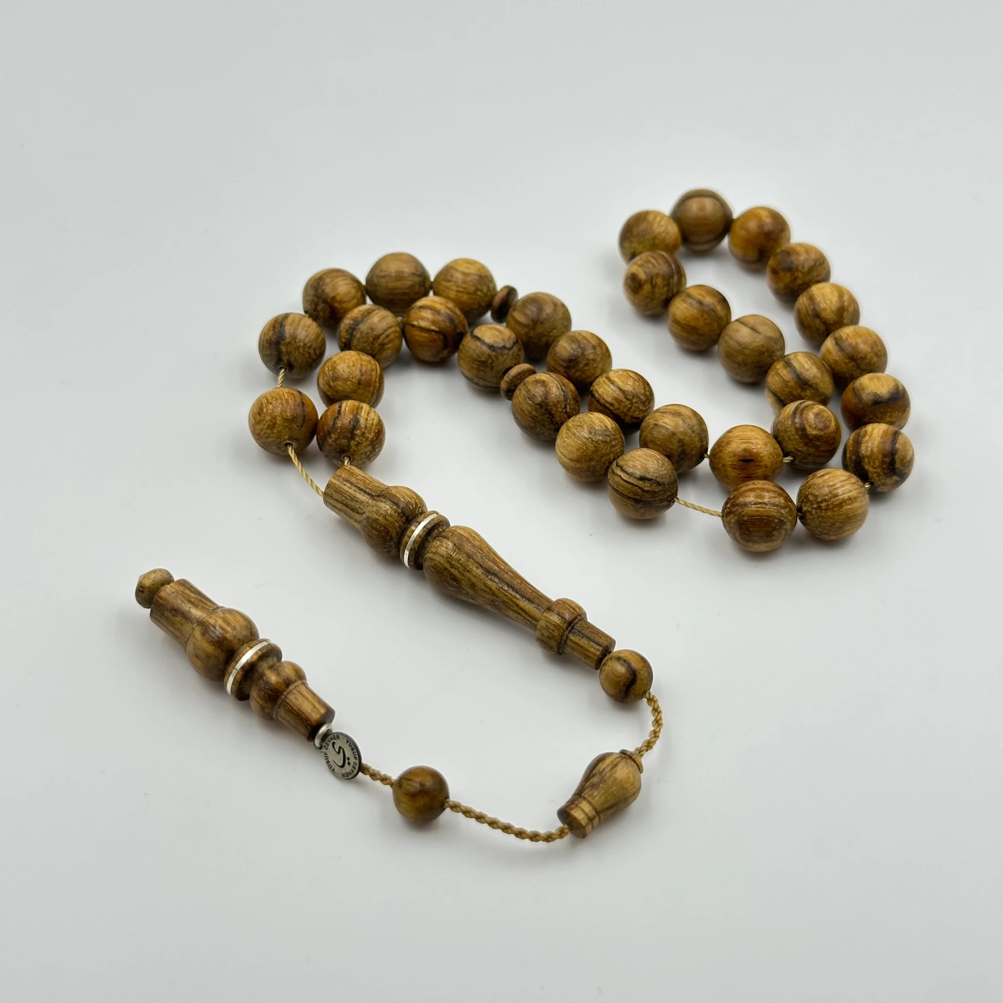 Yusuf Cevher Usta İşçilikli Küre Kesim Öd Ağacı Tespih