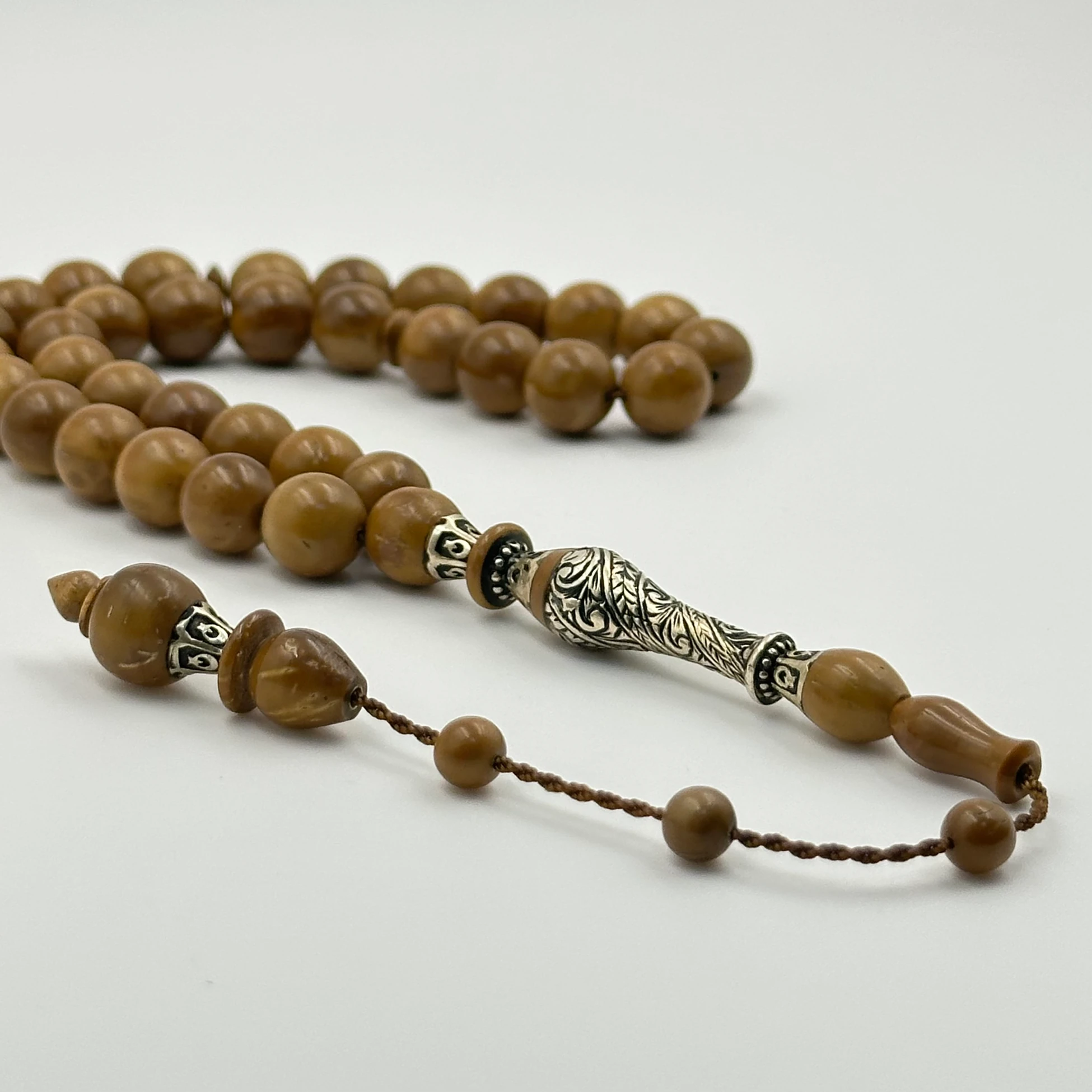 Usta İşçilikli Küre Kesim Yoğun gümüş İşlemeli İmame Kuka Ağacı Tespih