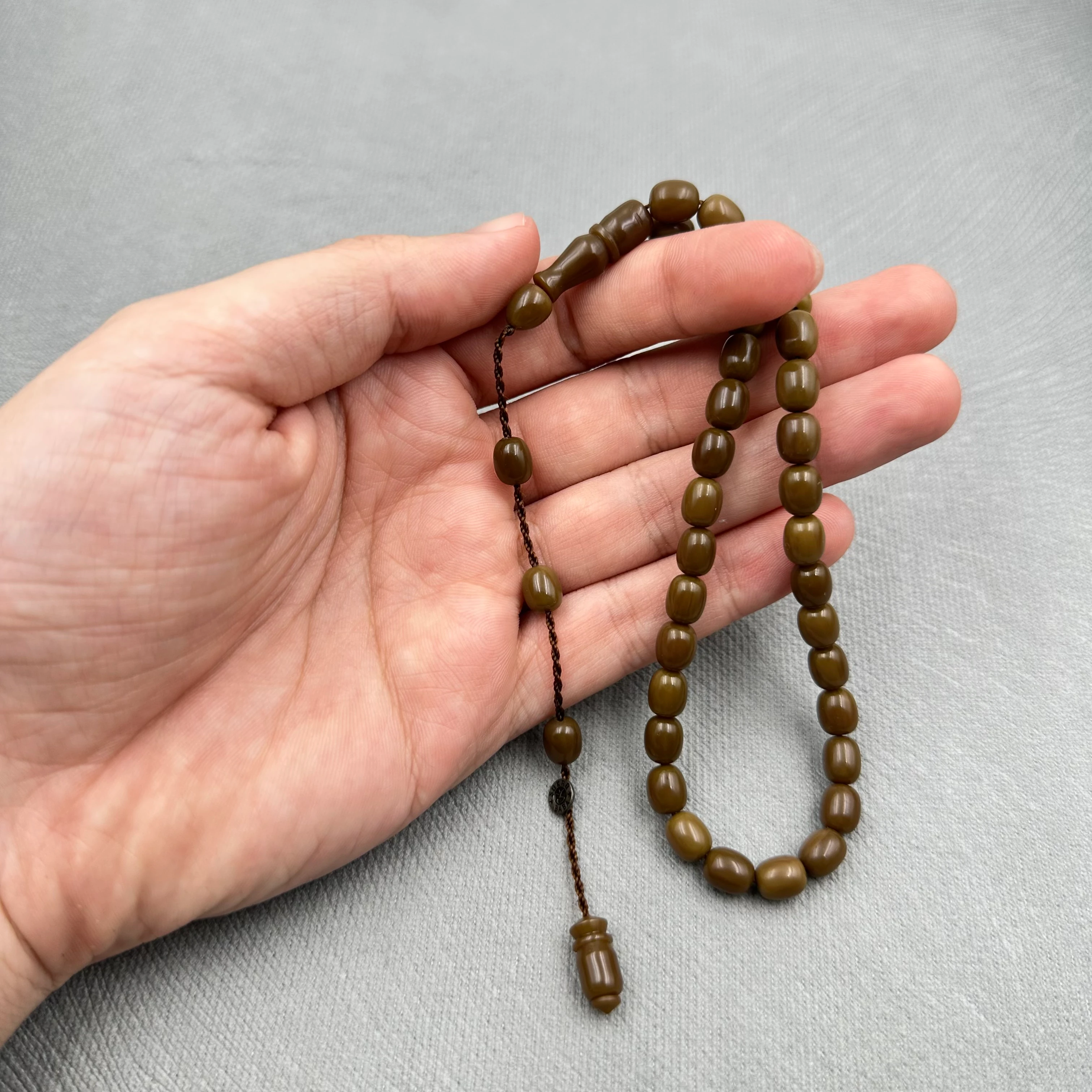 Şükrü Baba Bilek Boy Zeytin Haki Tonlu Yumurta Kesim Katalin Tespih