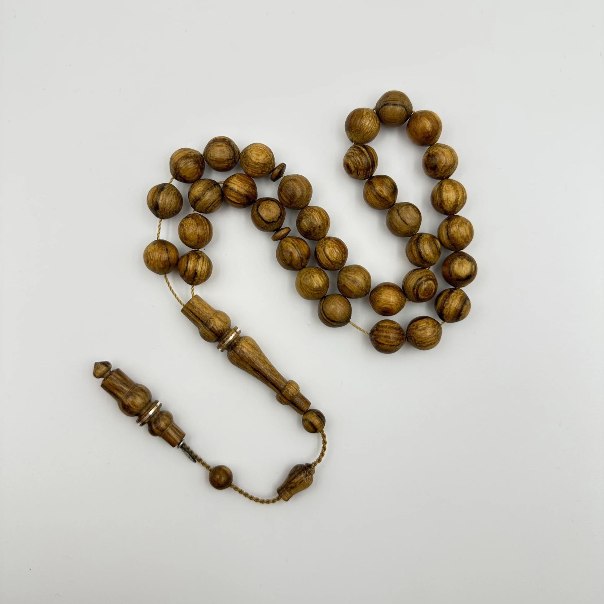 Yusuf Cevher Usta İşçilikli Küre Kesim Öd Ağacı Tespih