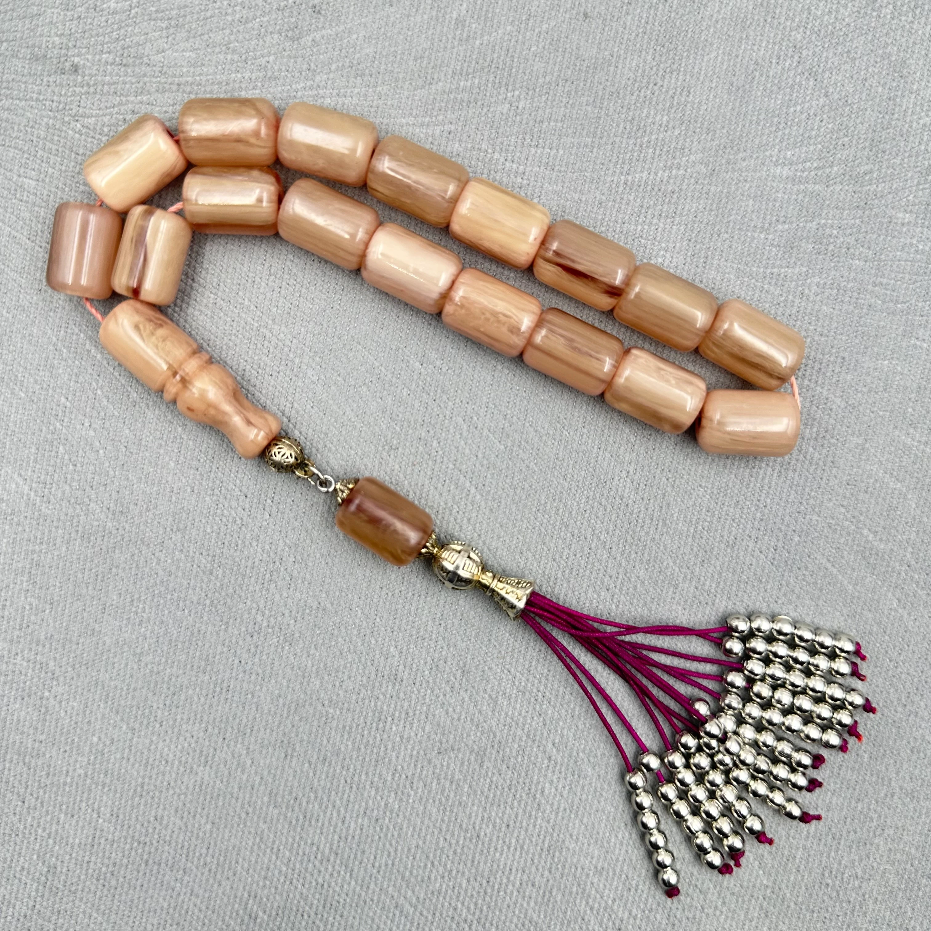  Özel Püsküllü Dik Hareli Kesme Model Sıkma Maskot Tespih 