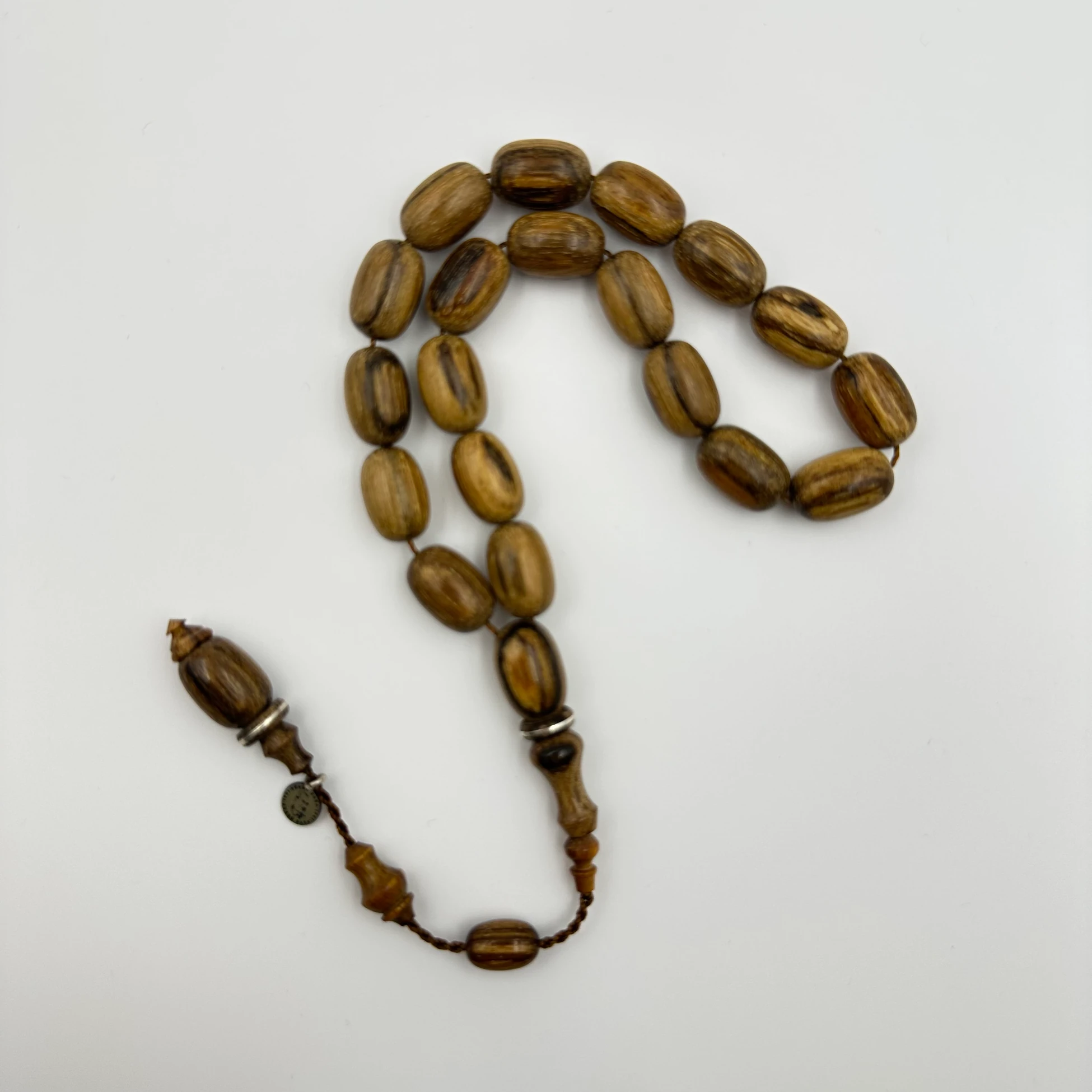 Usta Şükrü BABA İmzalı Gümüş Halka Detaylı Kapsül Kesim 19 Habbe Öd Ağacı Tespih