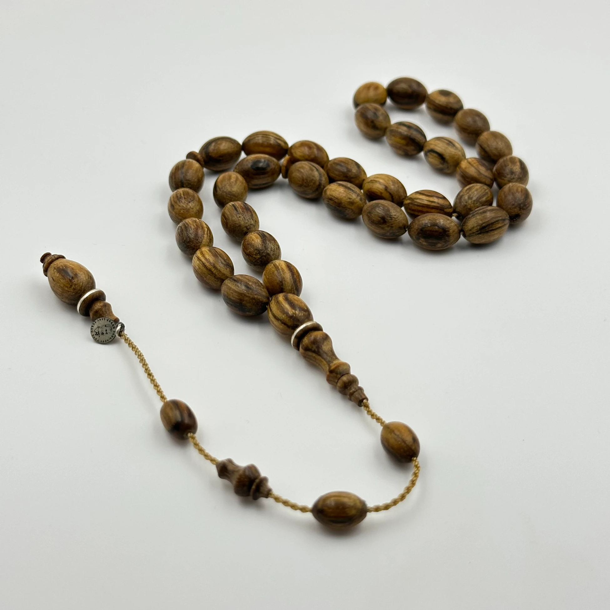 Şükrü BABA İmzalı Beyzi Kesim Halka Gümüş Detaylı Öd Ağacı Tespih