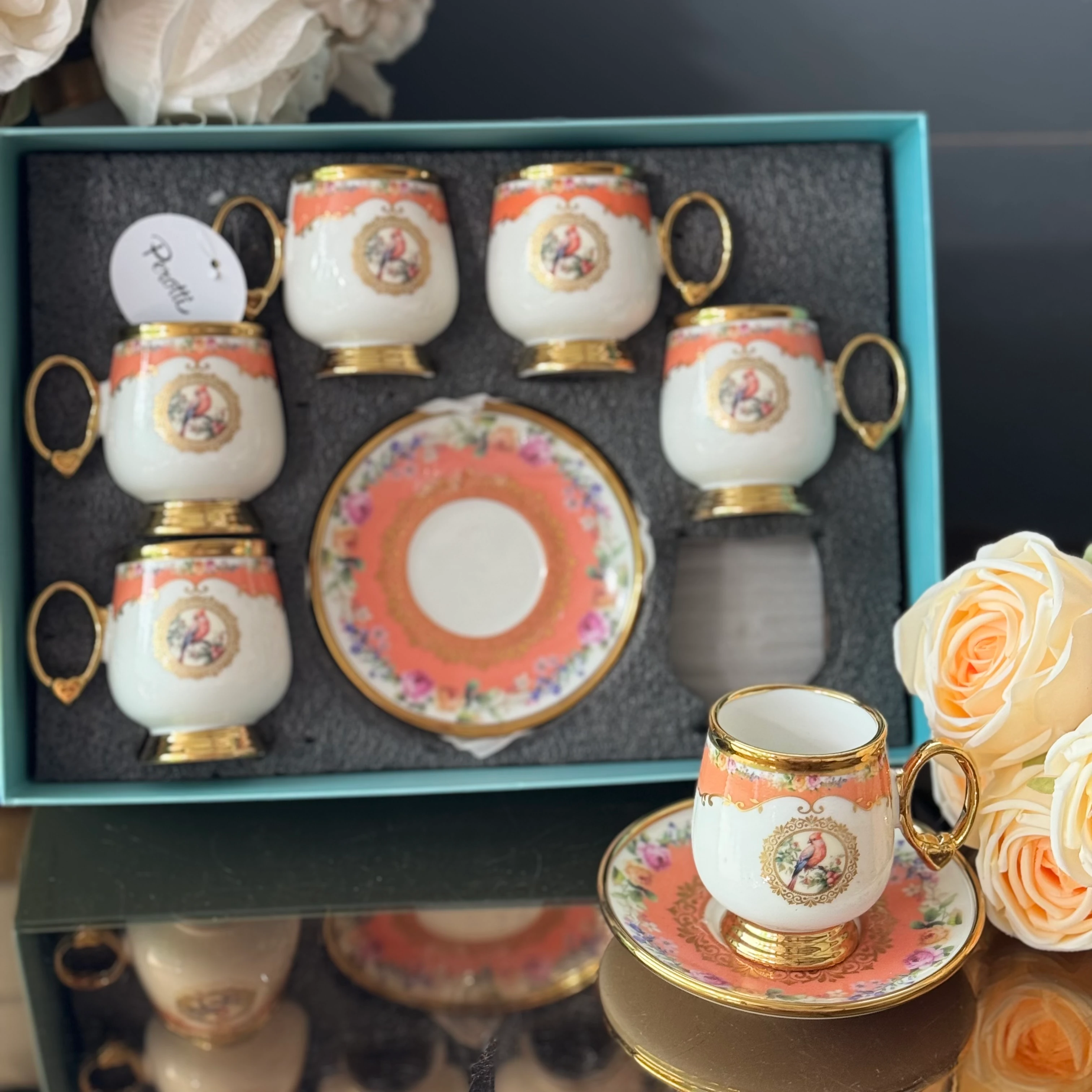 Somon Ayaklı Tasarım Harikası Fincan Takımı