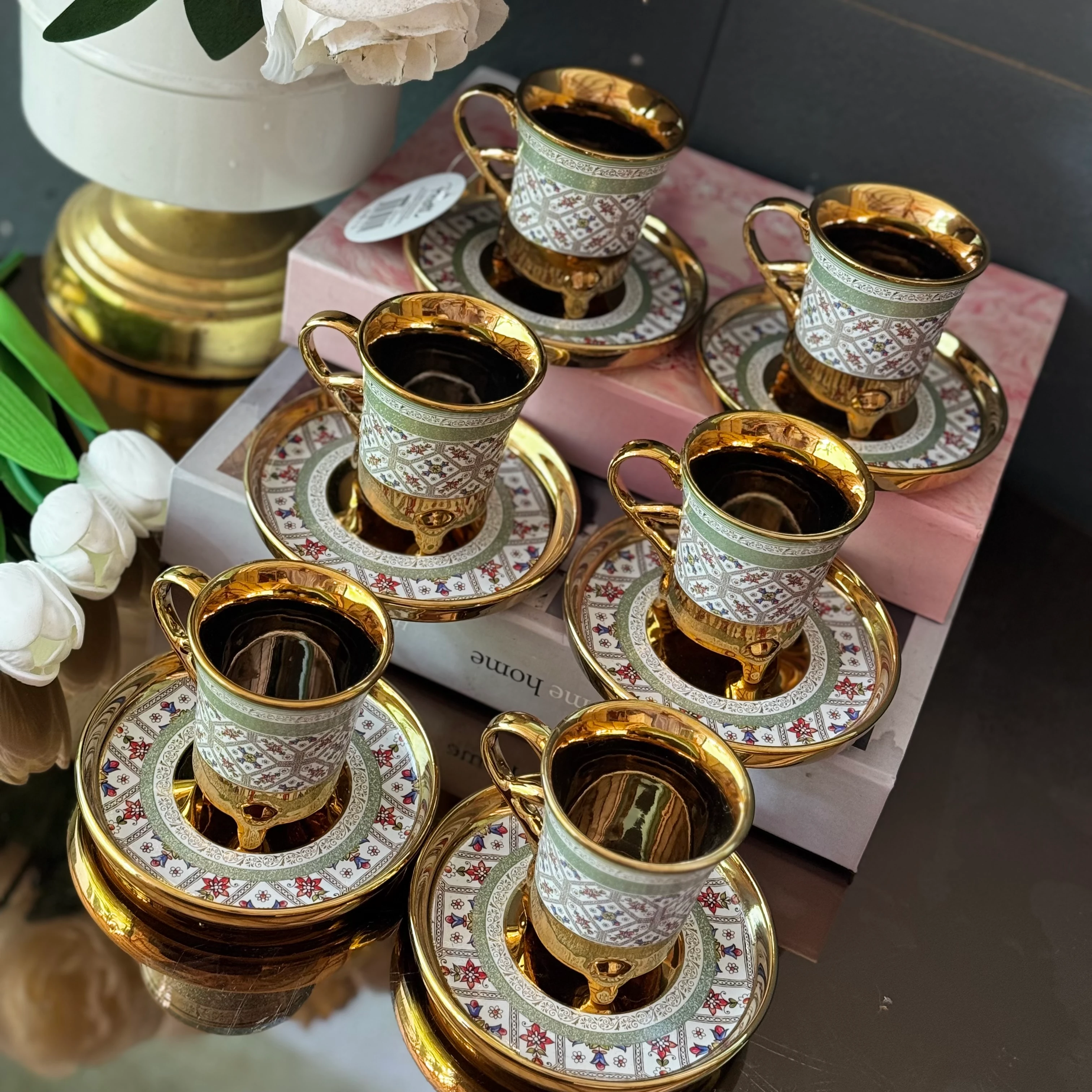 Ayaklı İçi Gold Fincan Takımj