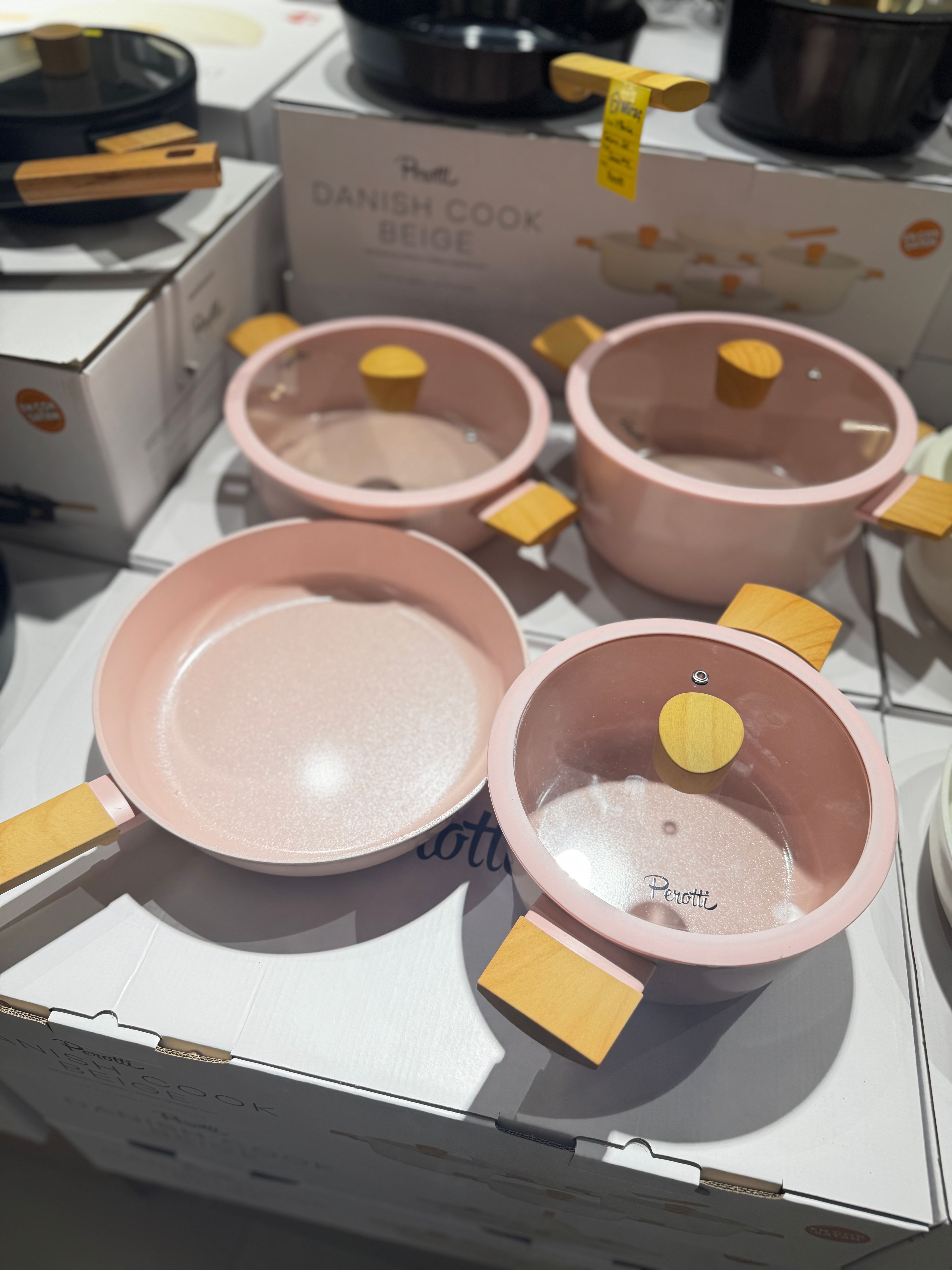 pembe tencere seti