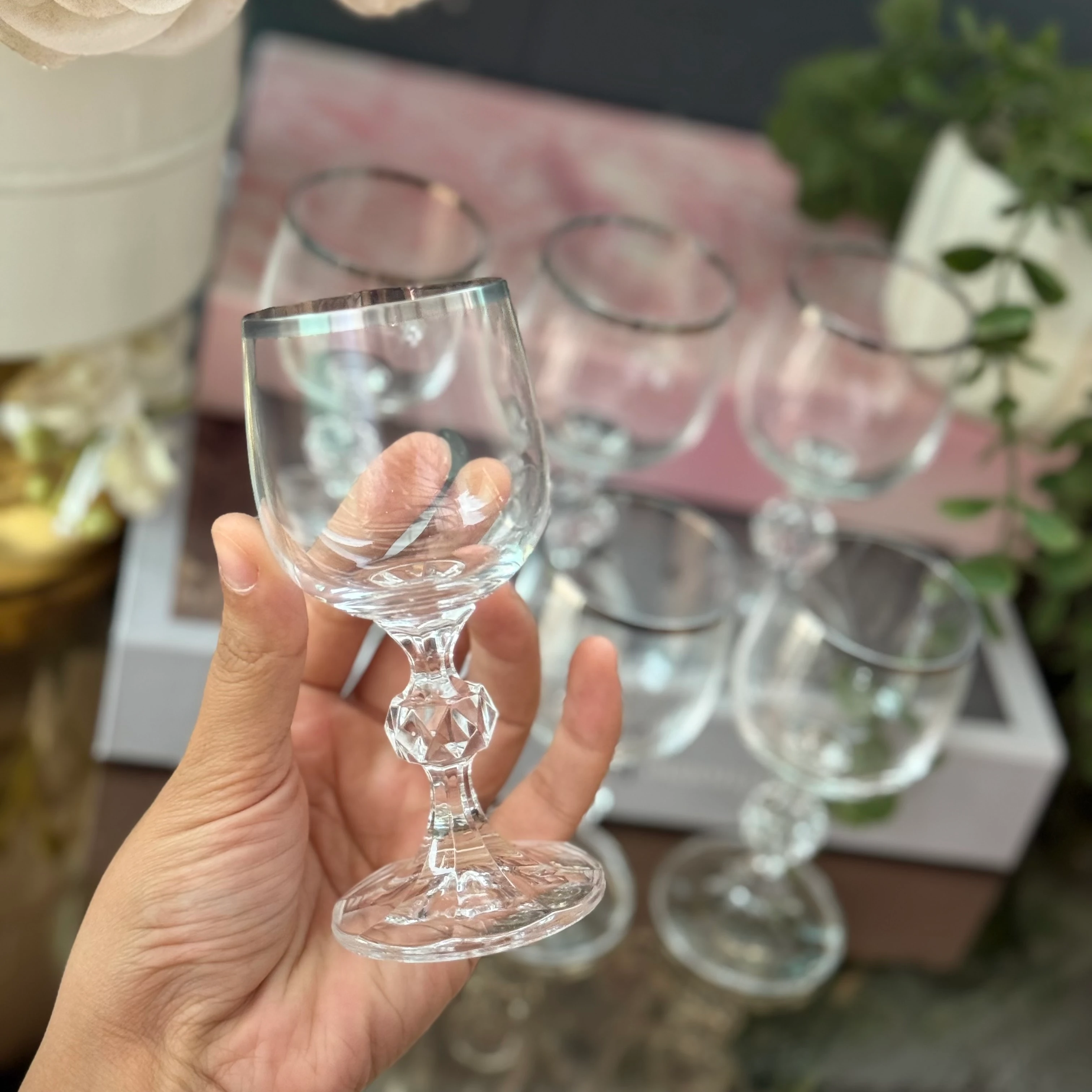 Gümüş kristal kadeh