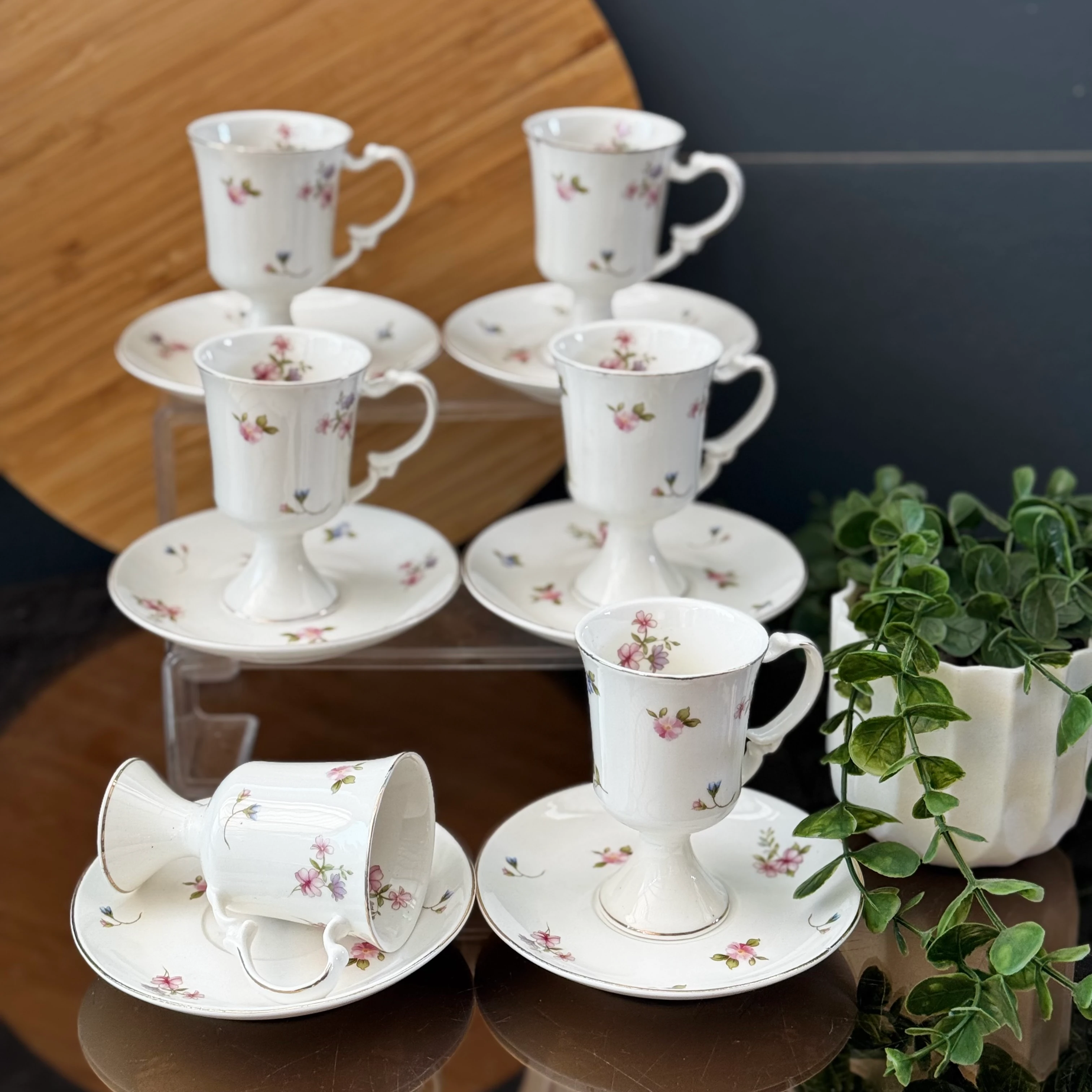 Çıtır Çiçekler Fincan Takımı