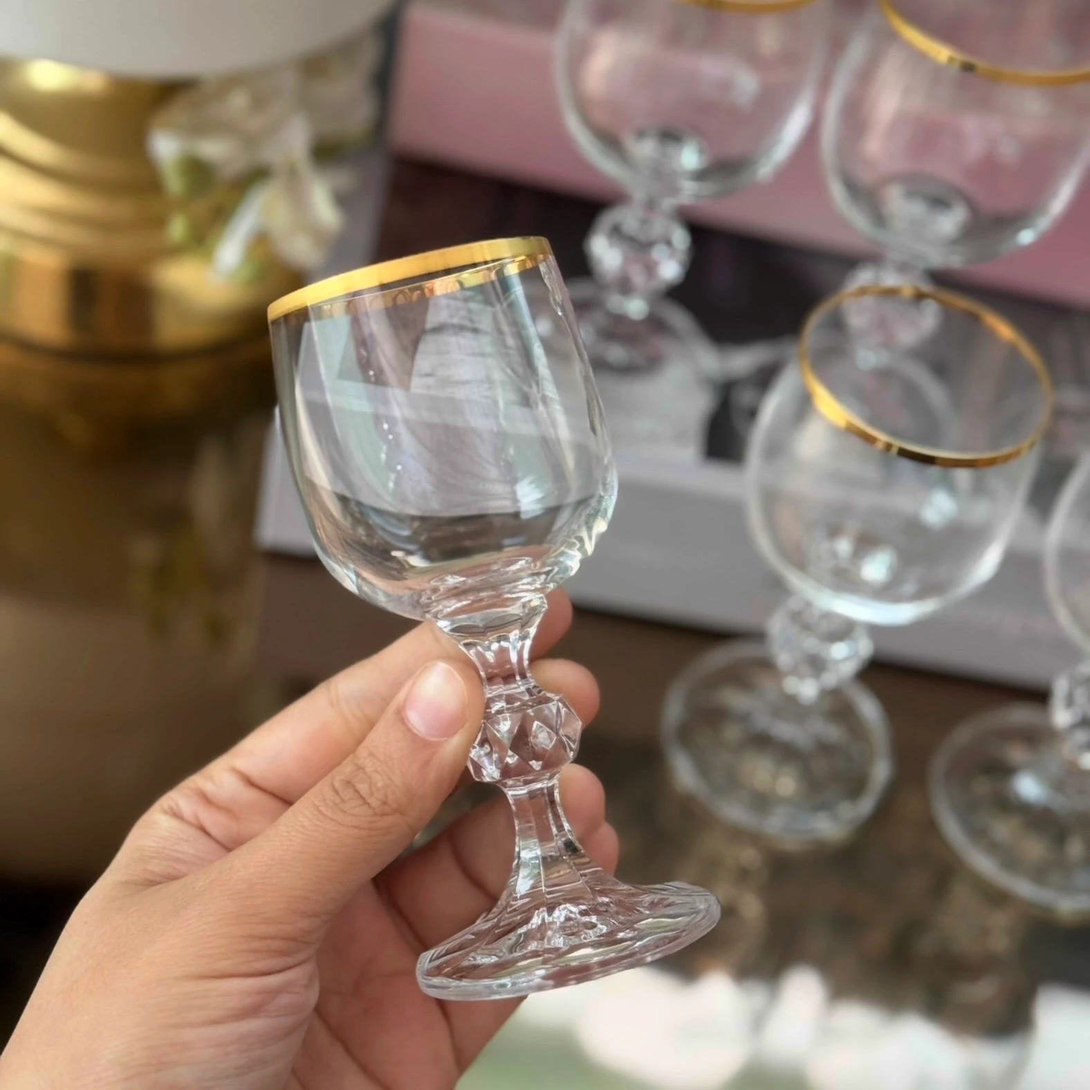 Gold yaldızlı kristal kadeh