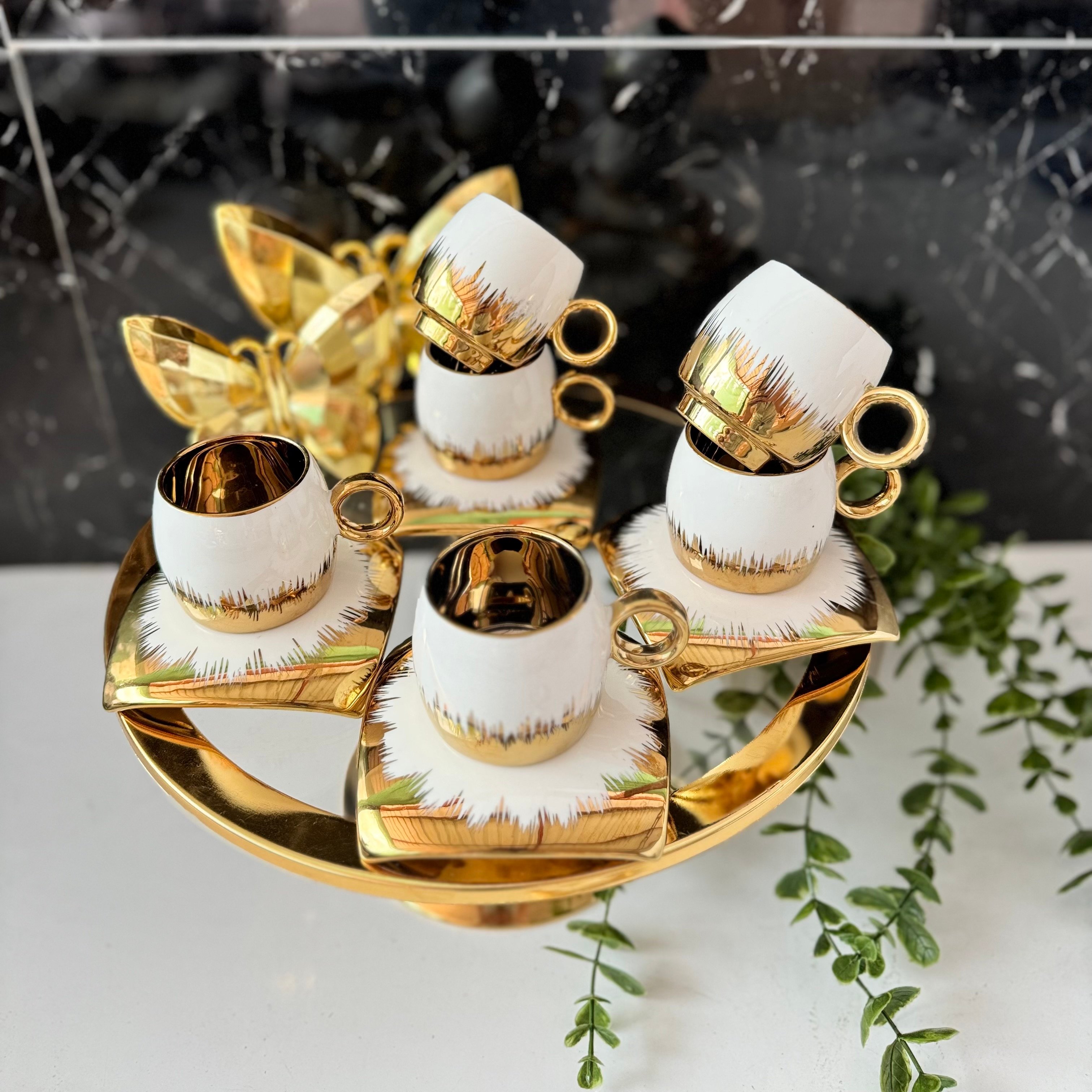 Gold Kare Tabak Fincan Takımı 