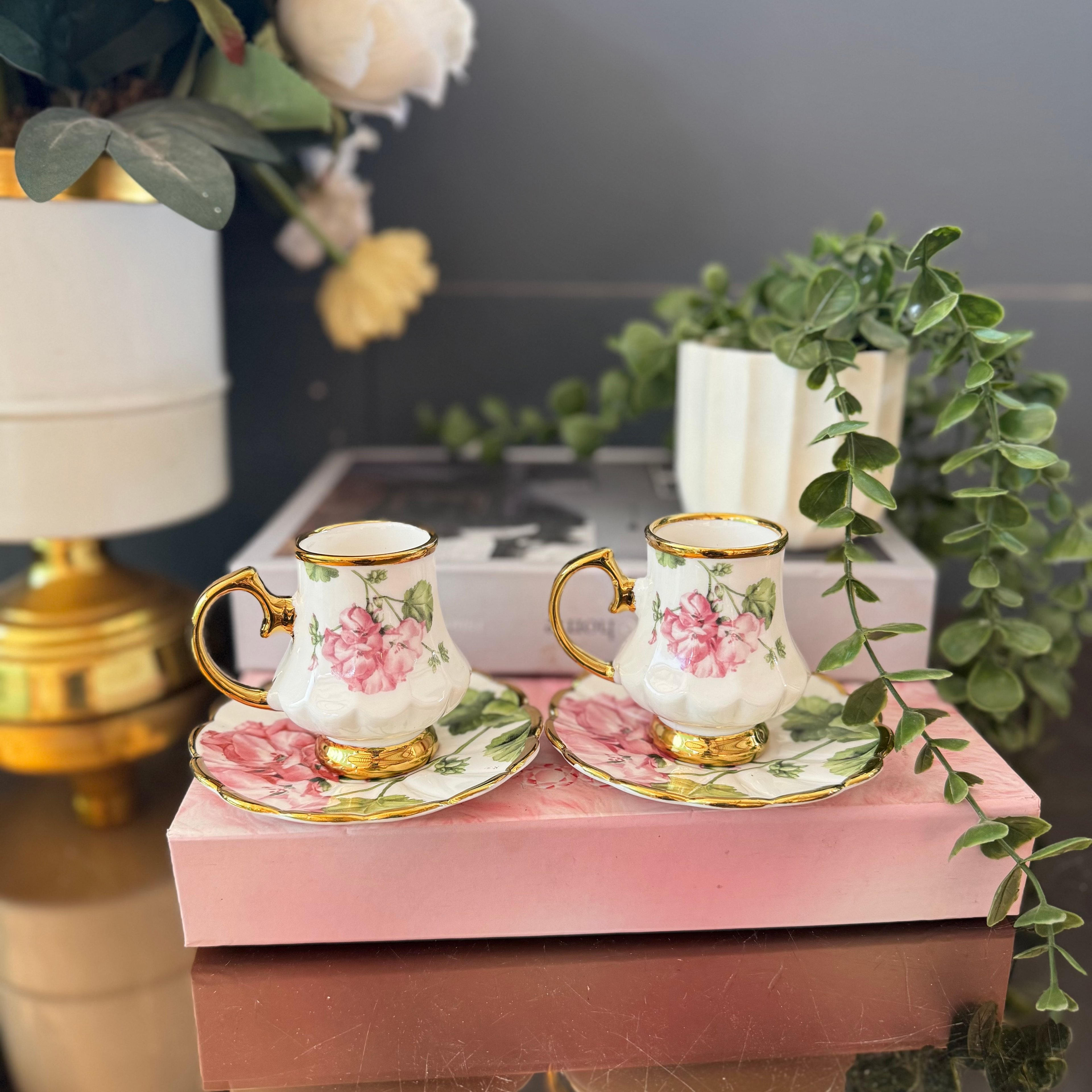 2’li Ayaklı Pembe Fincan Takımı