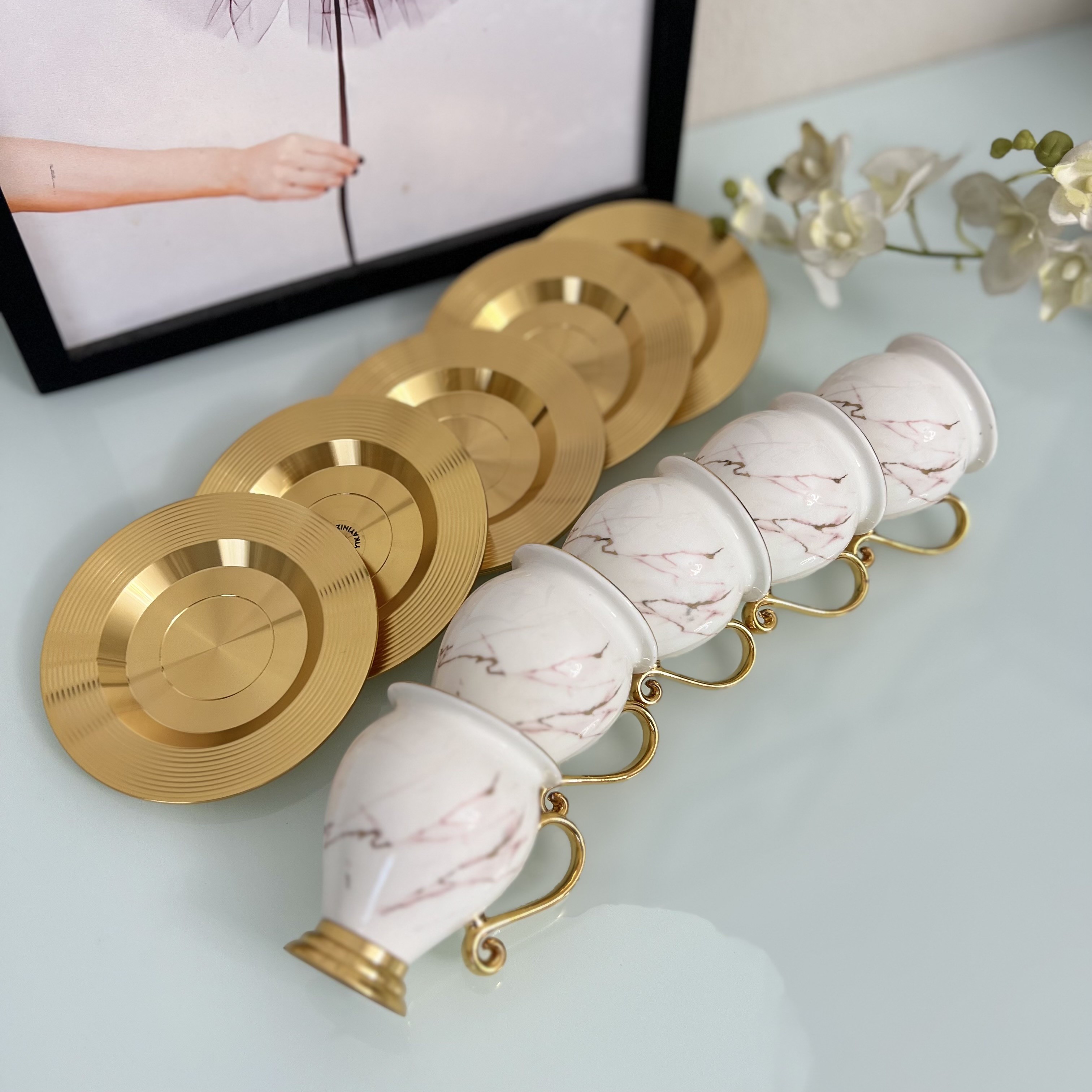İpek Ayaklı Gold Fincan Takımı