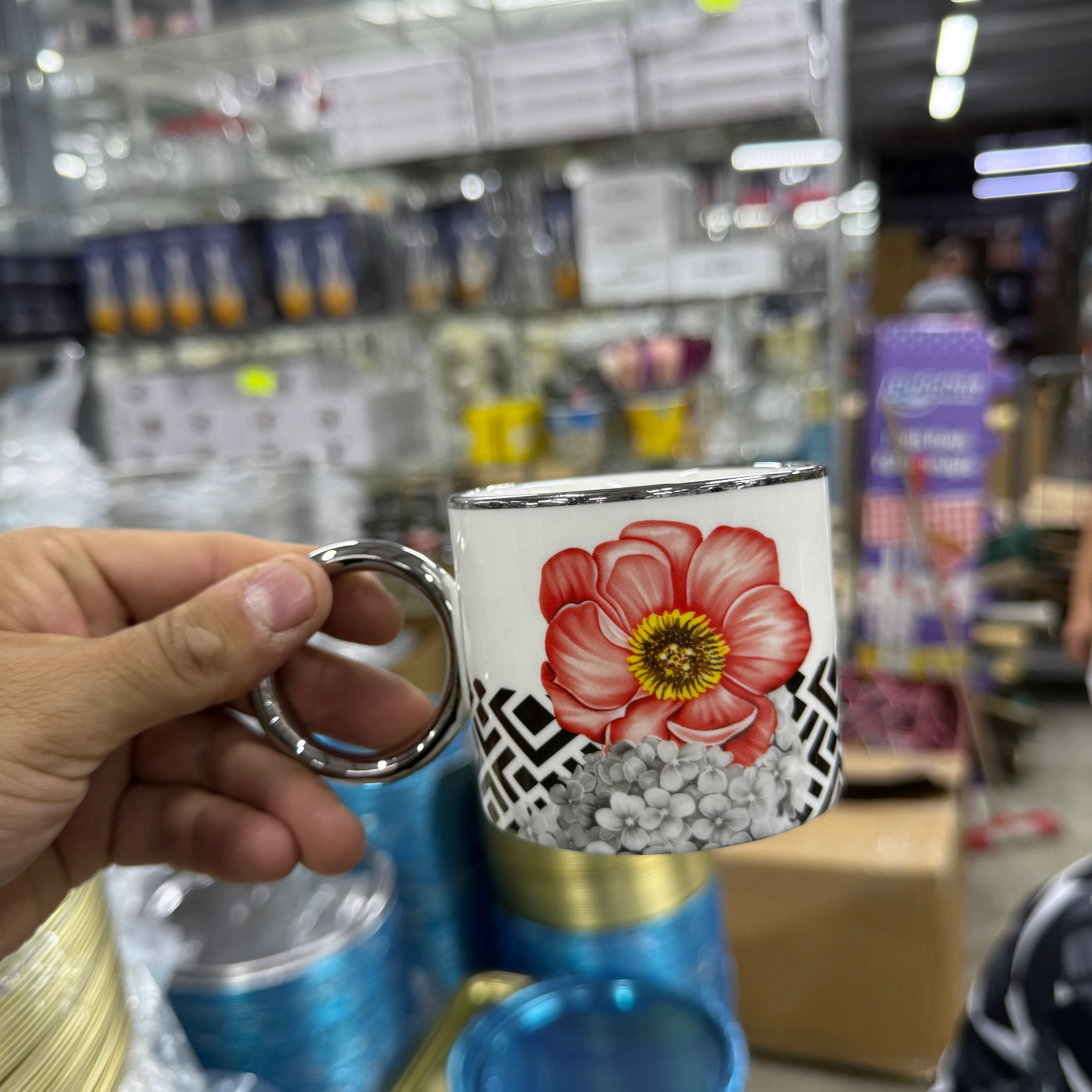 Kırmızı Çiçek Kupa