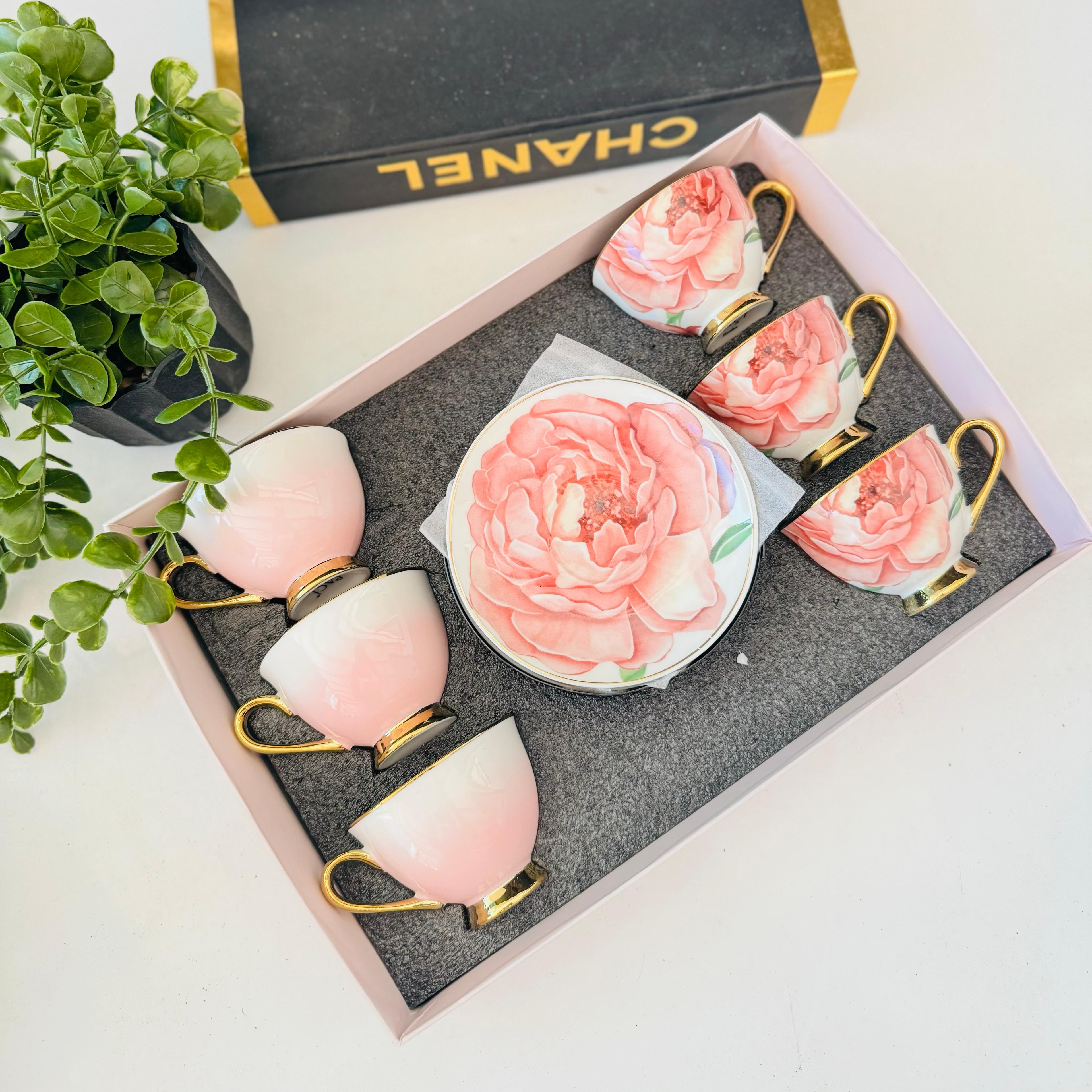 Pembe Güllü  İçi Gold Fİncan Takımı 