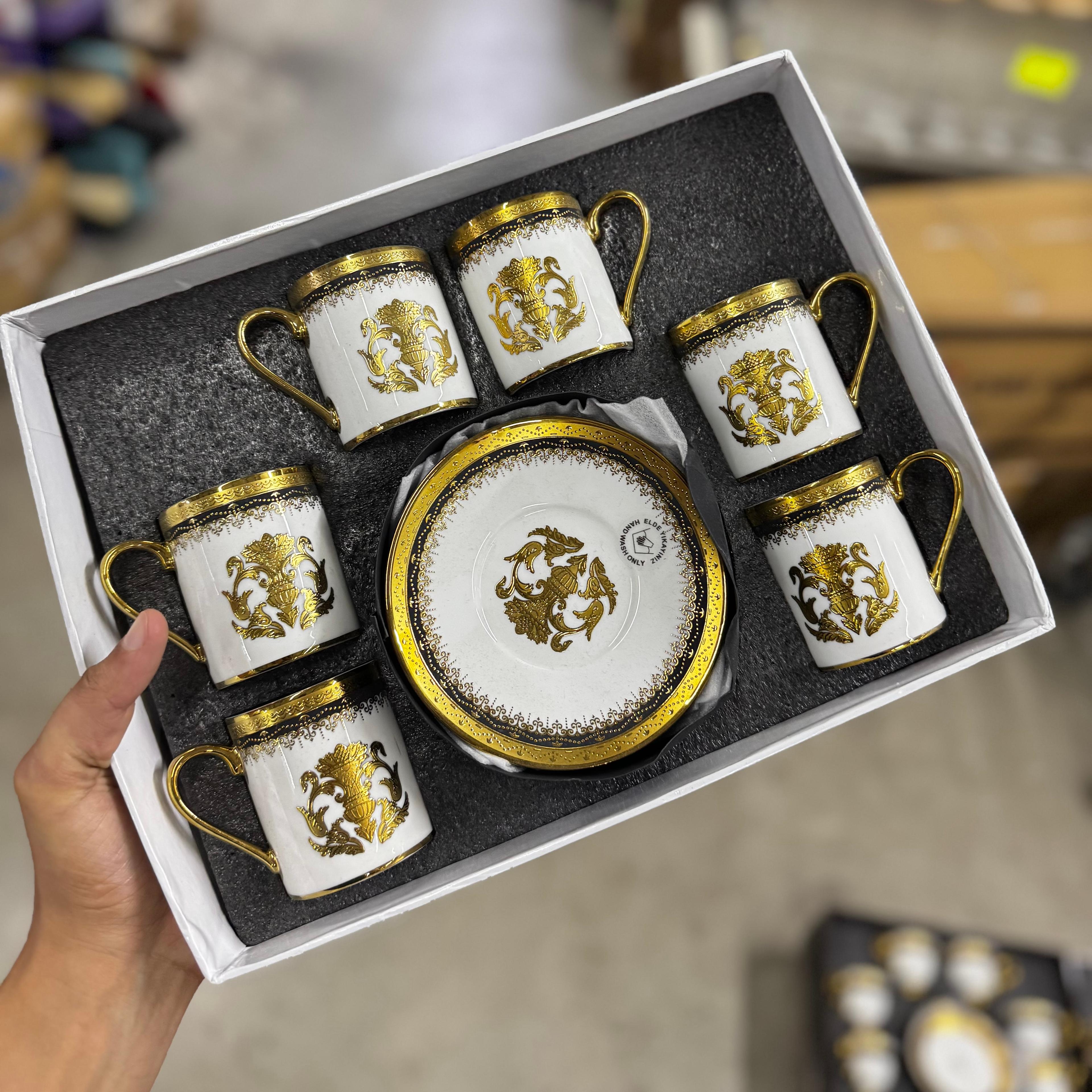 özel işlemli gold fincan 