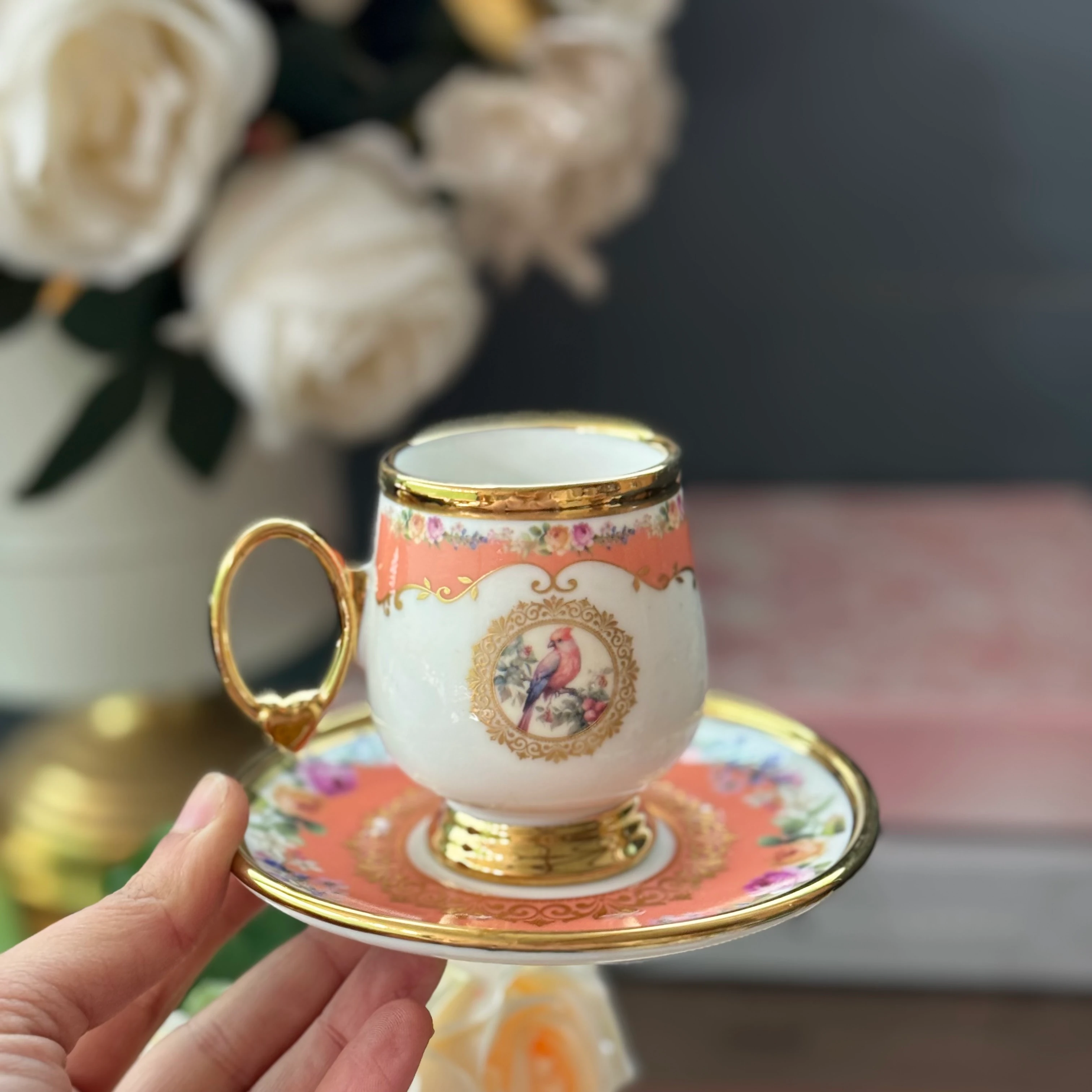 Somon Ayaklı Tasarım Harikası Fincan Takımı