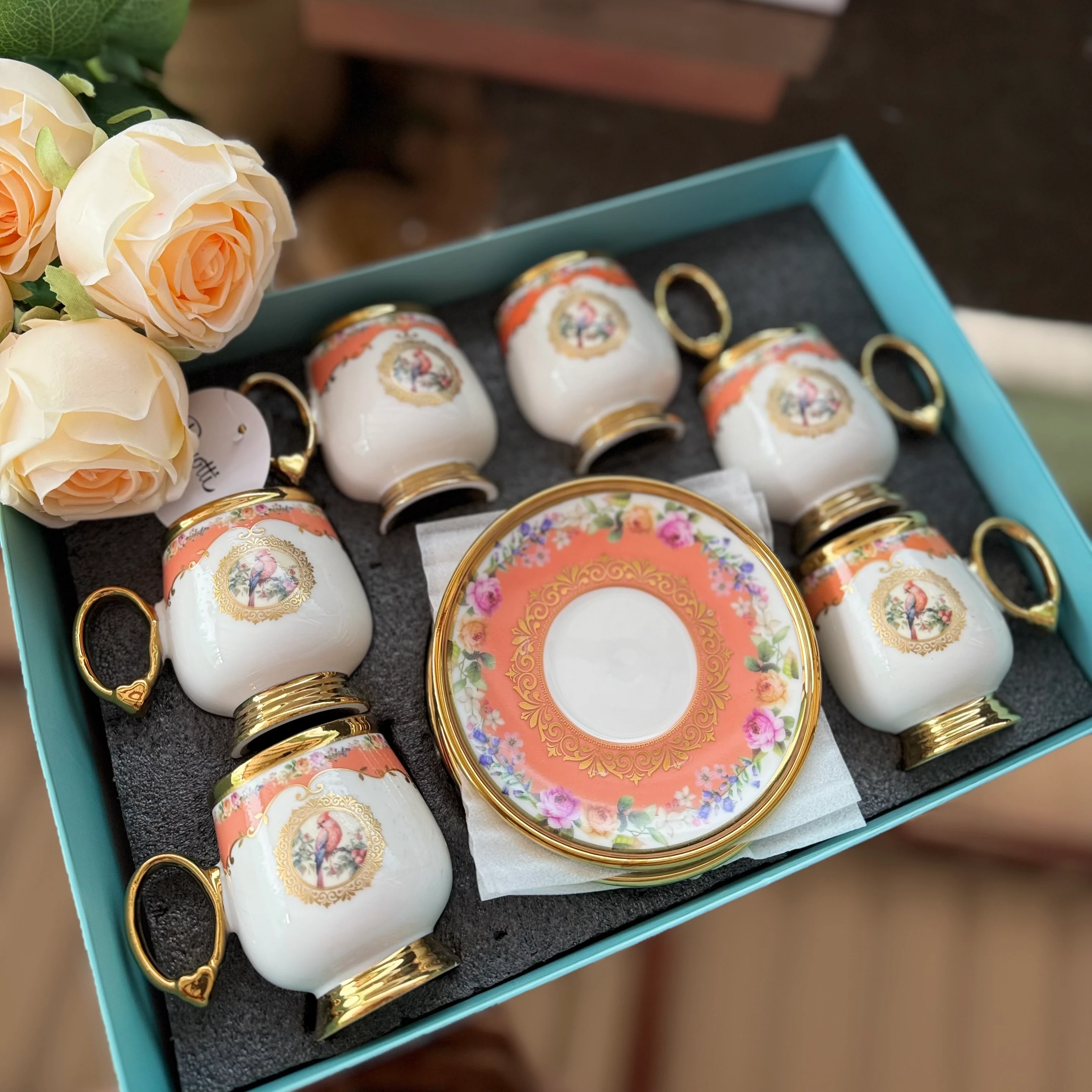 Somon Ayaklı Tasarım Harikası Fincan Takımı