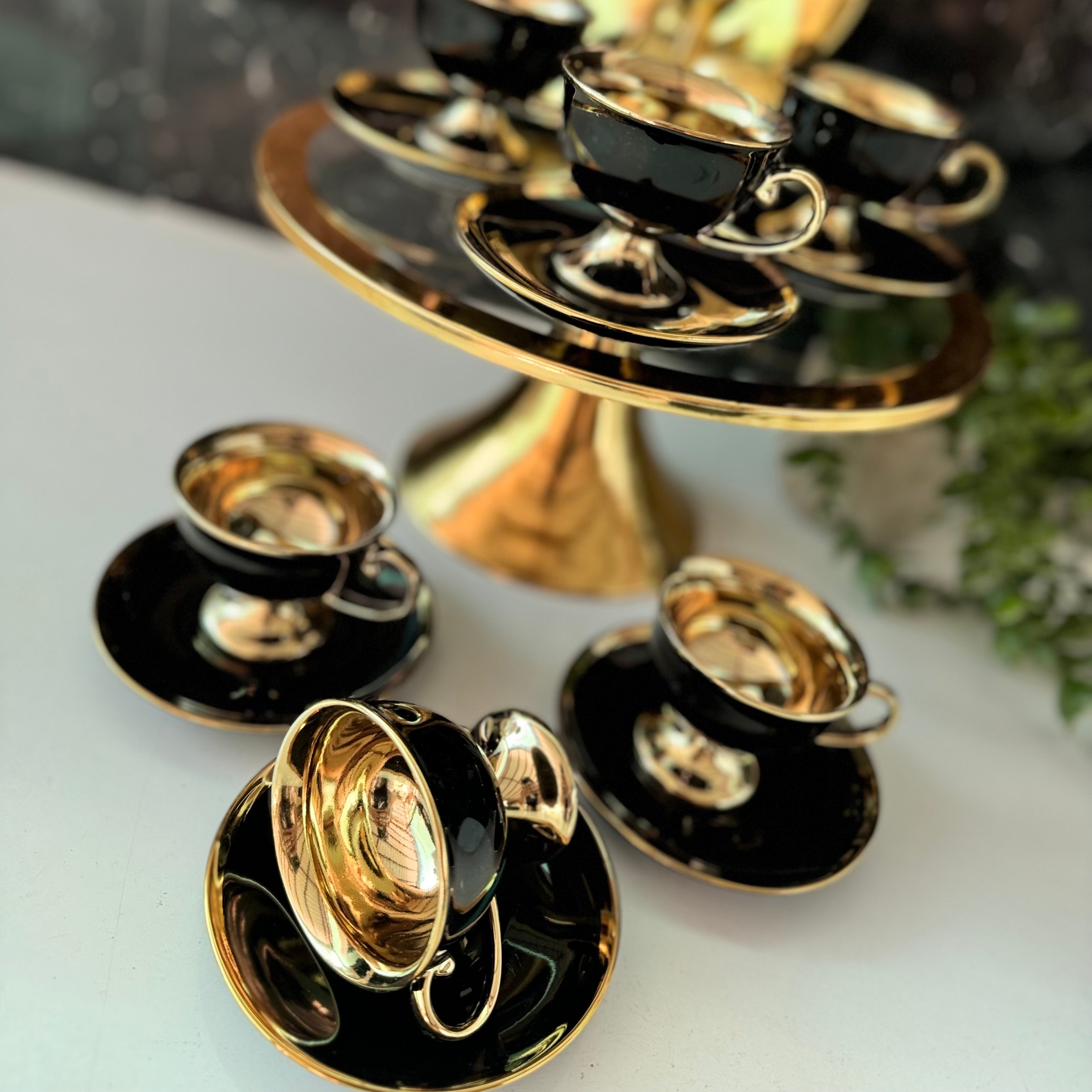 Siyah Gold Ayaklı Fincan Takımı 