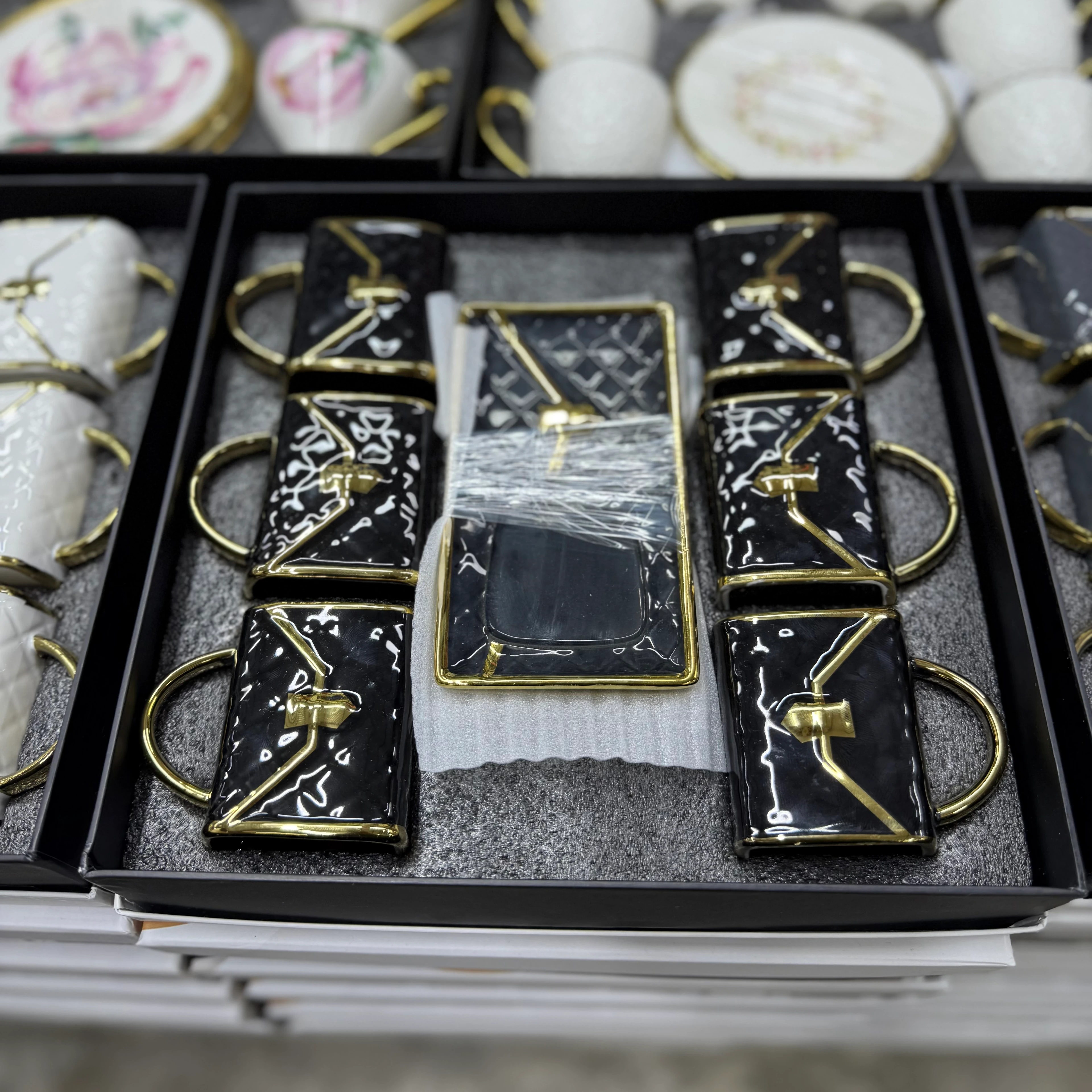 Siyah Çanta Fincan Takımı