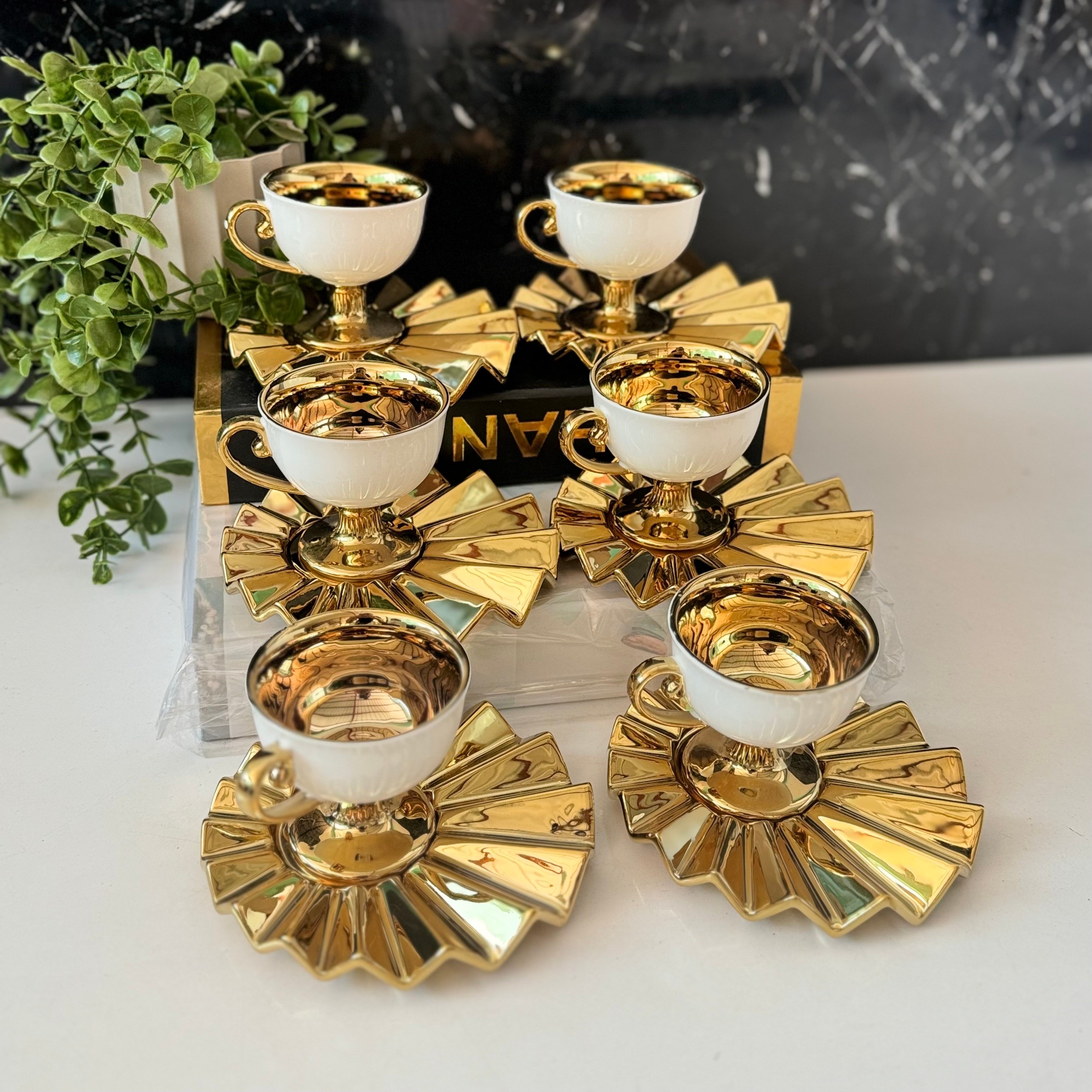 Yelpaze Gold Ayaklı Fincan Takımı