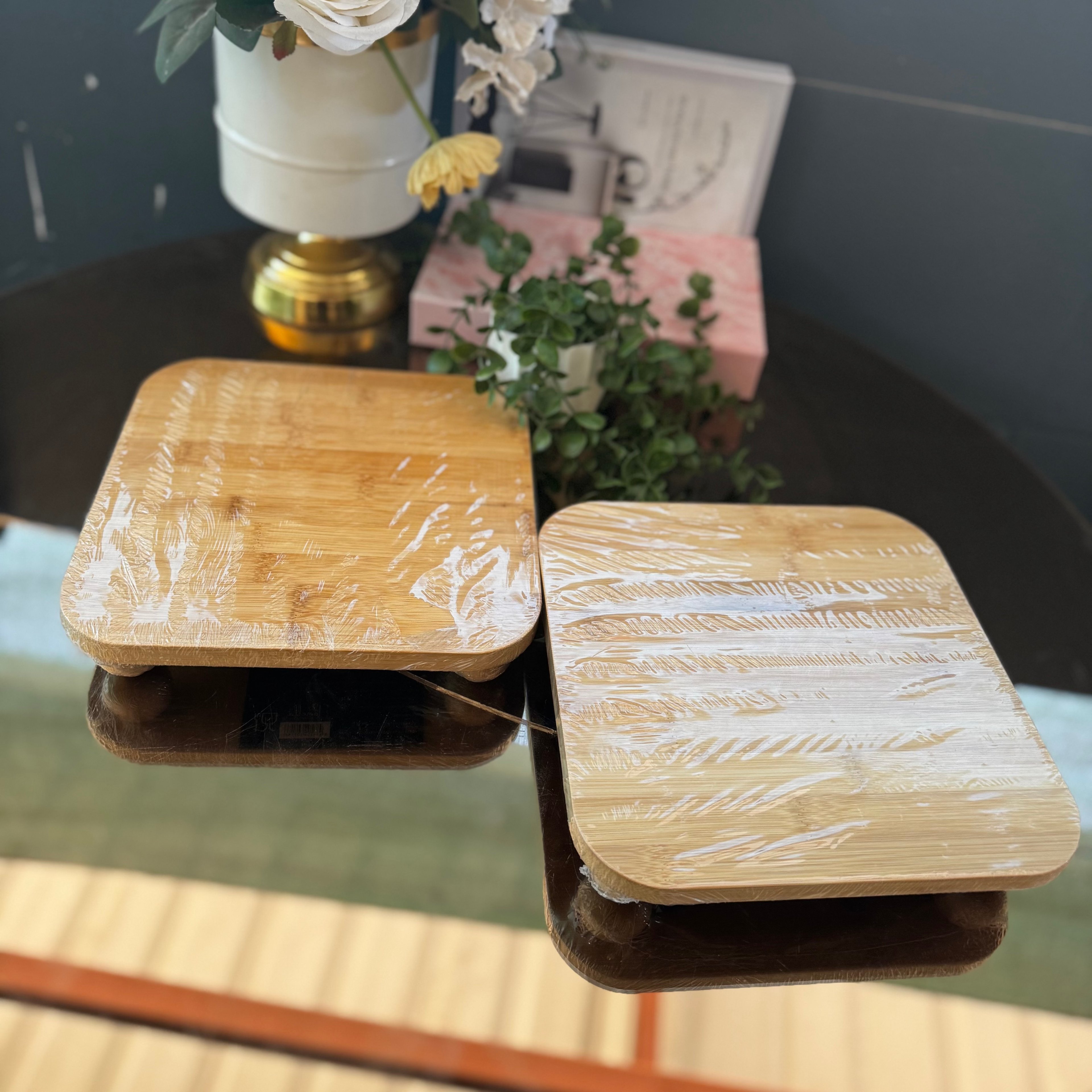 Top Ayaklı Bambu Kare Sunumluk