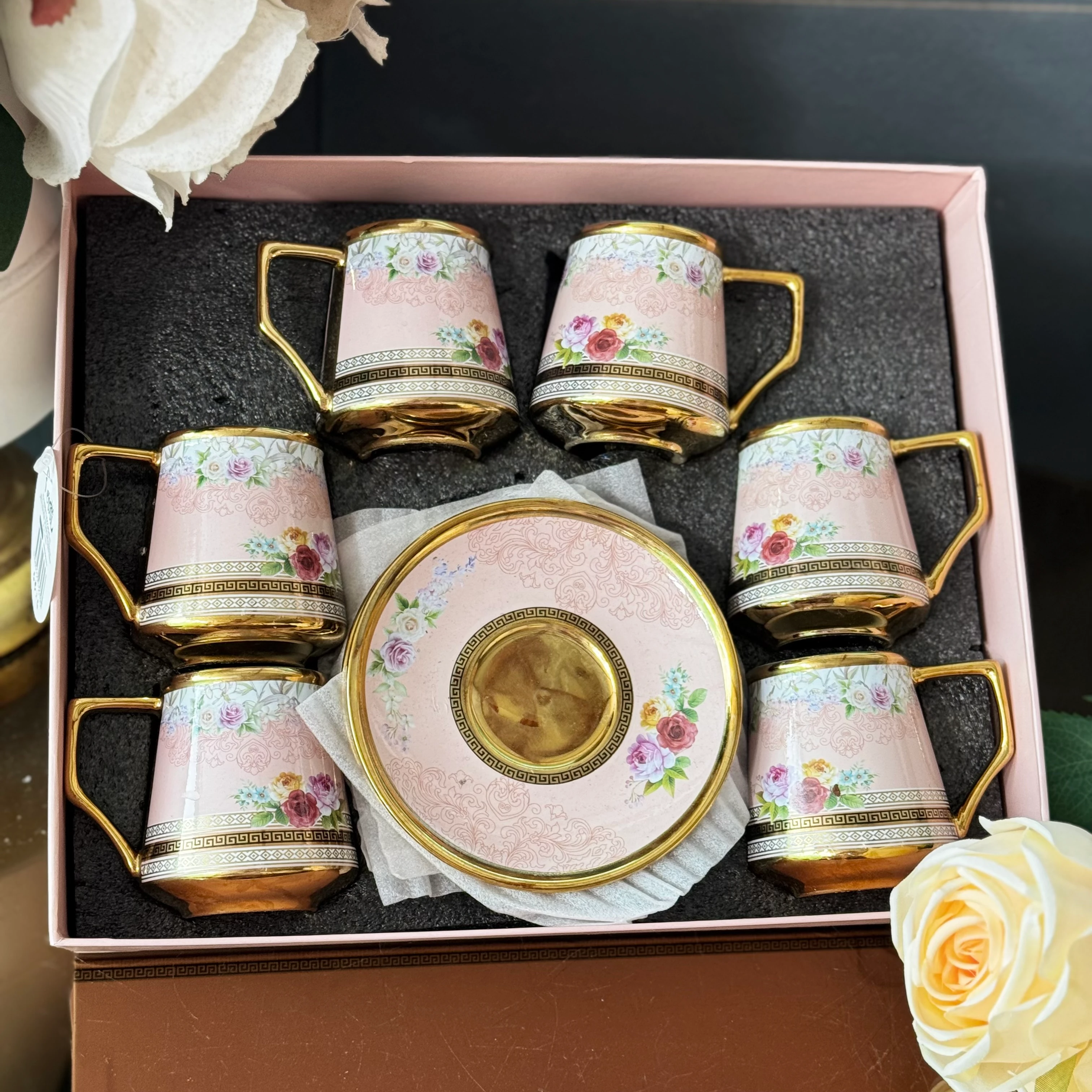 Toz Pembe Güller Fincan Takımı